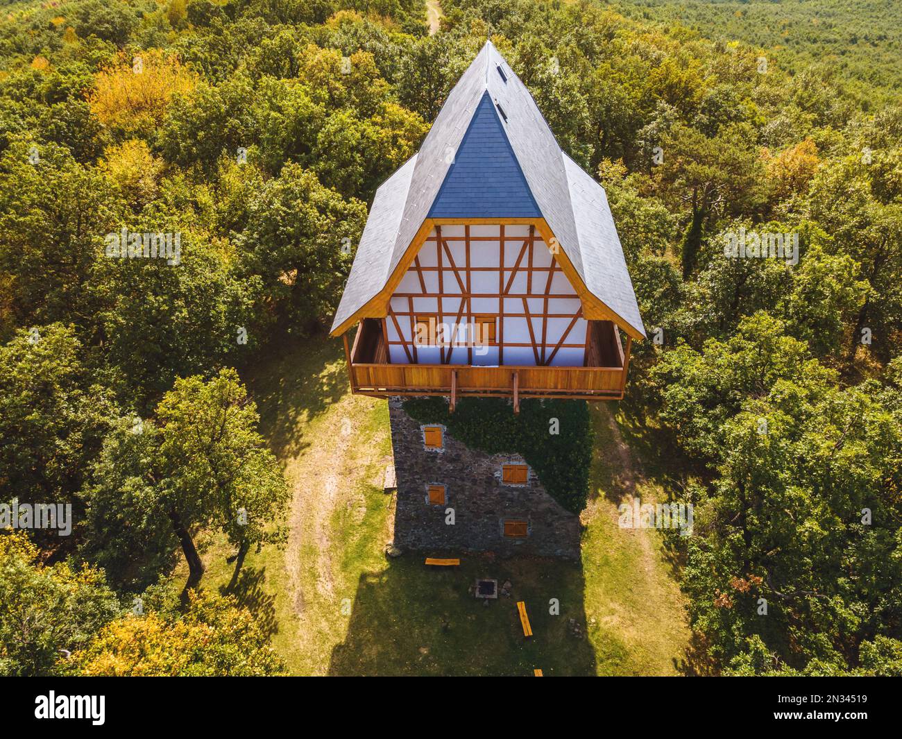 Vue aérienne du point de vue de Sasbérci de style bavarois, Buják, Hongrie Banque D'Images