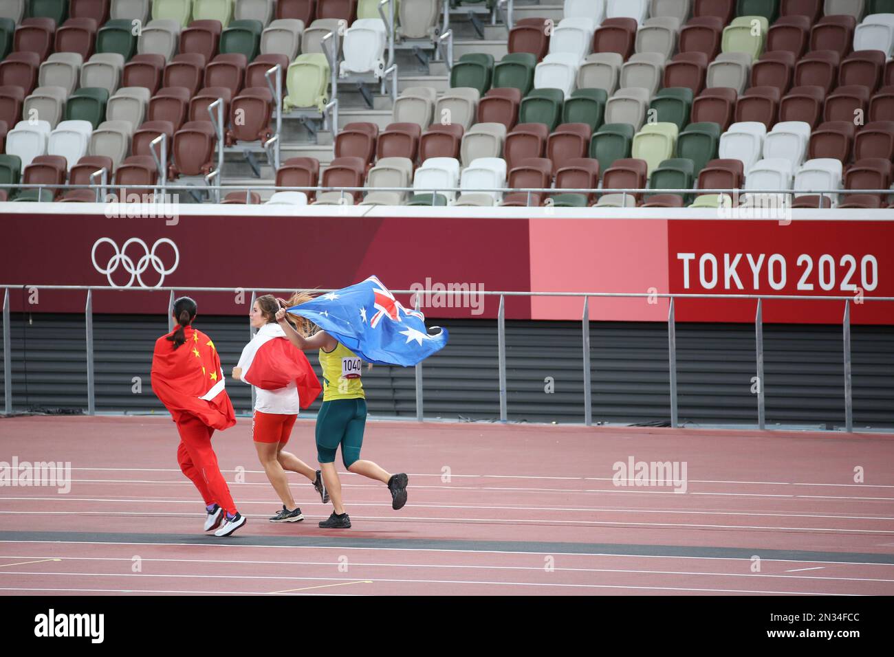 06 AOÛT 2021 - Tokyo, Japon: LIU Shiying de la Chine, Maria ANDREJCZYK de la Pologne et Kelsee-Lee BARBER de l'Australie gagnent la médaille d'or, d'argent et de bronze Banque D'Images