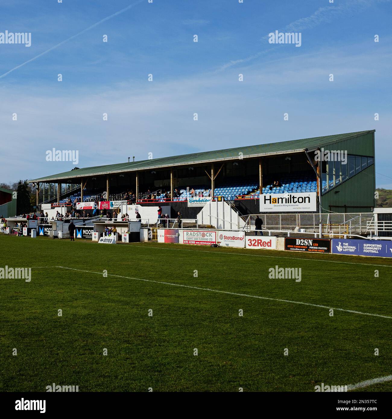 Terrain de football de Bath City - Twerton Park - pendant le match entre Bath City Women et Bishop's Lydeard Ladies Reserve Banque D'Images