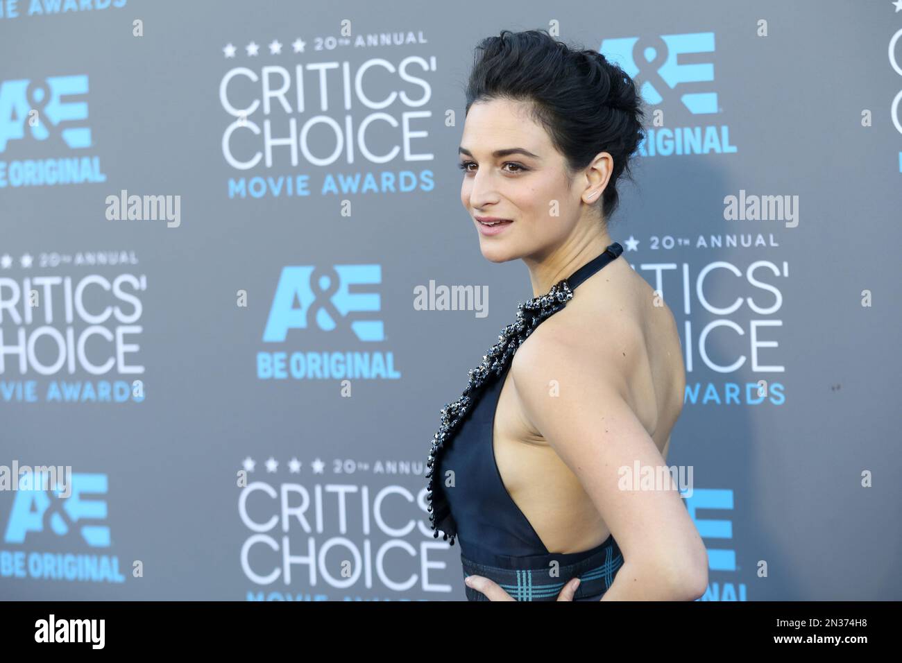 Jenny Slate arrives at the 20th annual Critics' Choice Movie Awards at the Hollywood Palladium on Thursday, Jan. 15, 2015, in Los Angeles. (Photo by Matt Sayles/Invision/AP) Banque D'Images