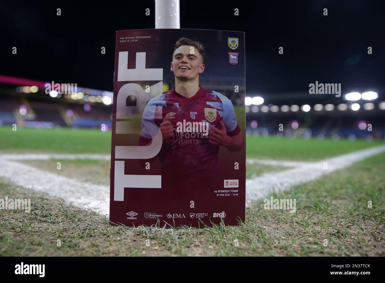 7th février 2023 : gazon Moor, Burnley, Lancashire, Angleterre ; football de la coupe FA, Burnley contre Ipswich Town; programme de match de ce soir Banque D'Images