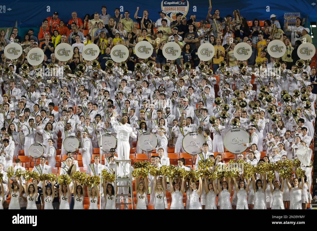The Georgia Tech Yellow Jacket Marching Band performs during the first half of the Orange Bowl NCAA college football game between Georgia Tech and Mississippi State, Wednesday, Dec. 31, 2014 in Miami Gardens, Fla. (AP Photo/Wilfredo Lee) Banque D'Images