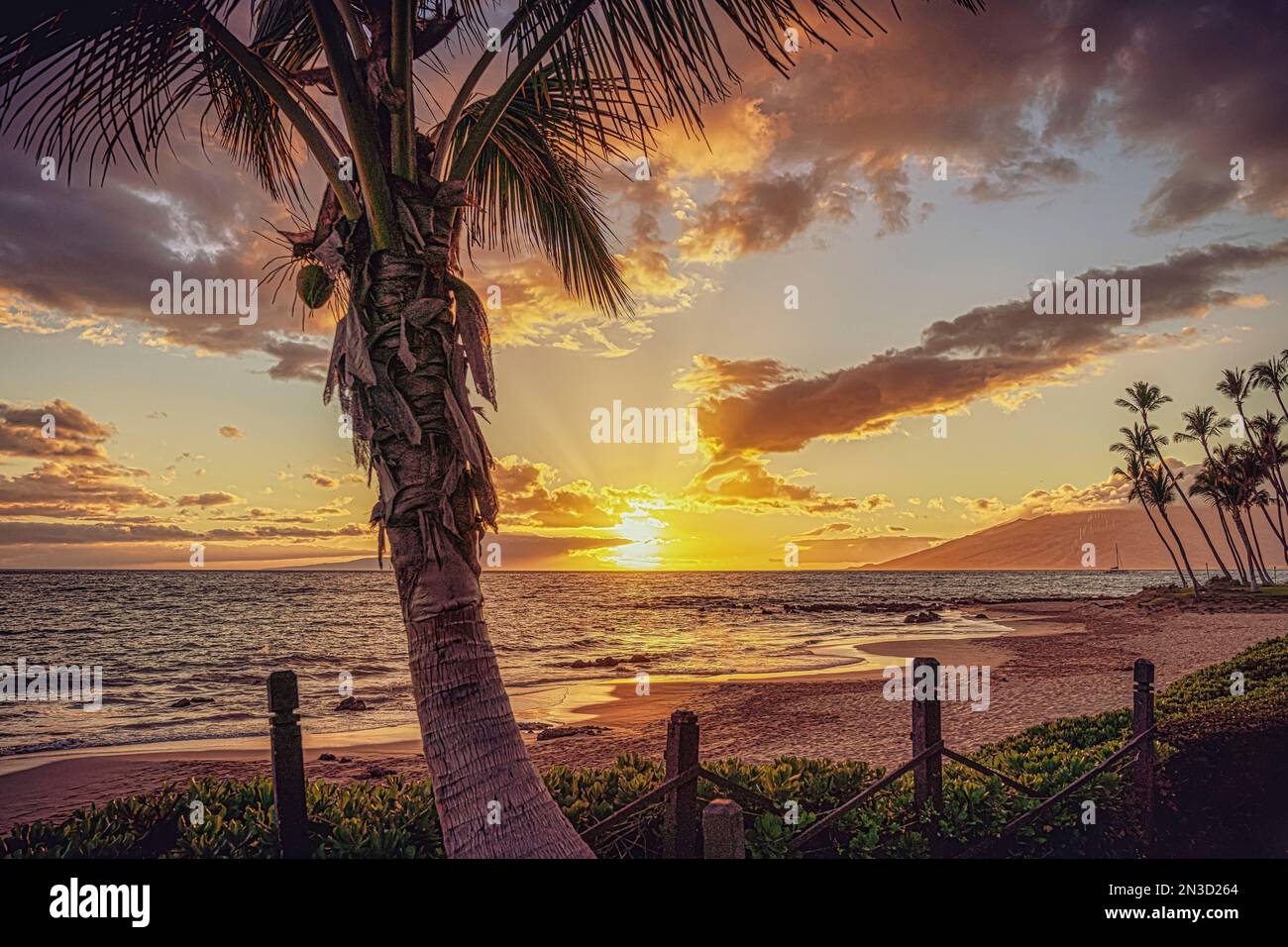Plage de Keawakapu au coucher du soleil sur l'île de Maui, Hawaii, USA ; Maui, Hawaii, États-Unis d'Amérique Banque D'Images