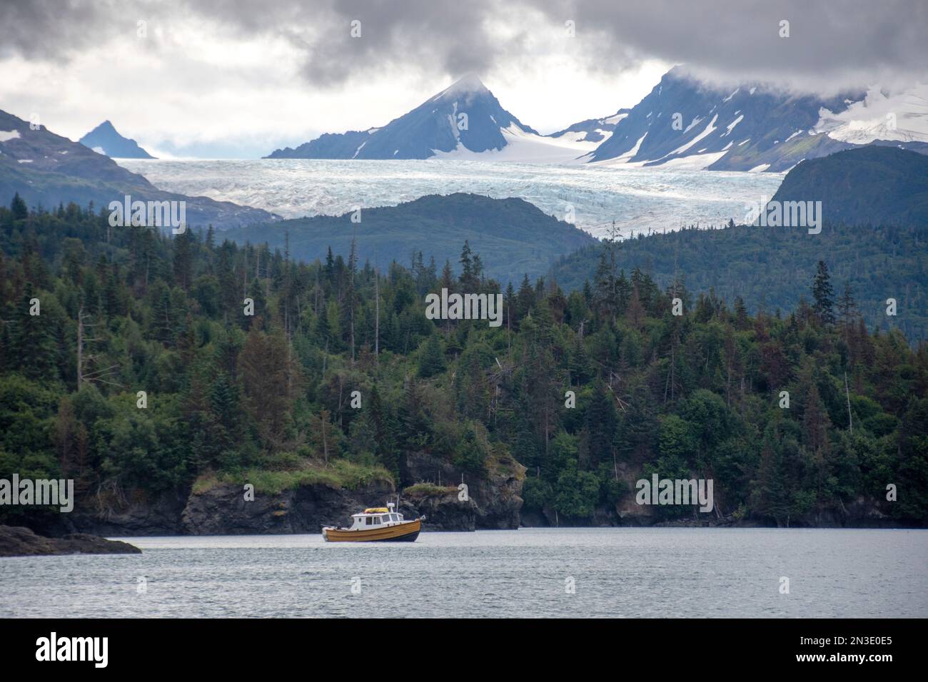 Le glacier Dixon dans le parc d'État de Kachemak Bay est le glacier le plus à l'est du parc qui prend sa source dans le champ de glace Harding Banque D'Images