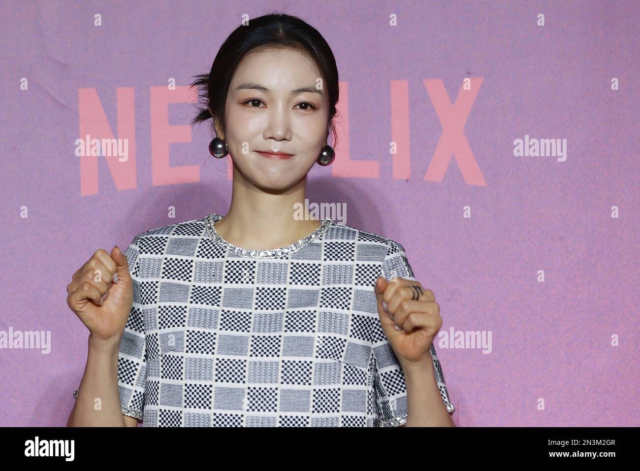 08th févr. 2023. L'actrice sud-coréenne Kim Ock-bin l'actrice sud-coréenne Kim Ock-bin, qui figure dans la série originale de Netflix « Love to Hate You », pose une photo lors d'un événement publicitaire à Séoul le 8 février 2023. Le premier épisode de la série sera disponible le 10 février. Crédit : Yonhap/Newcom/Alay Live News Banque D'Images