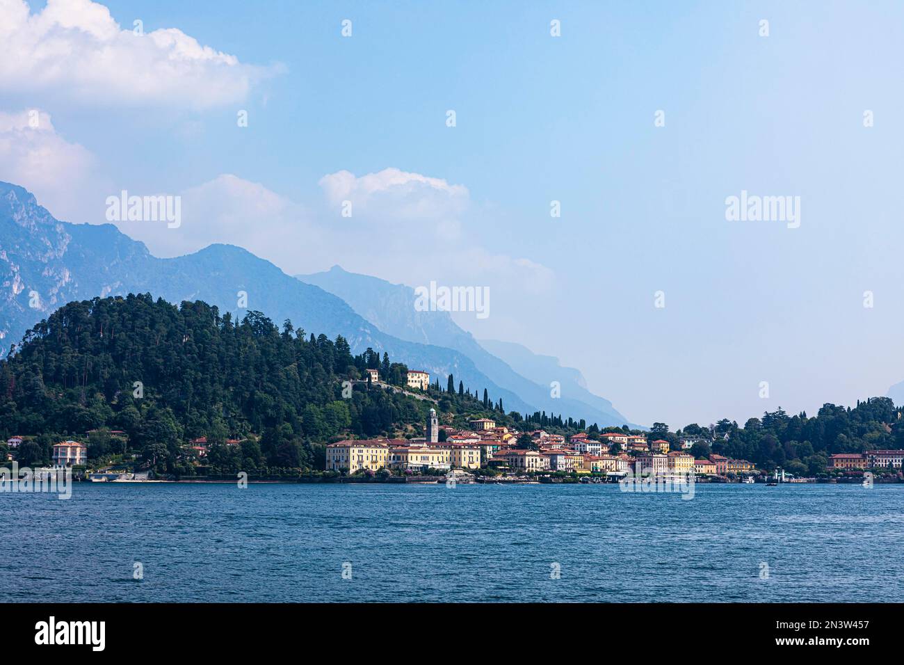 Le village de Bellagio sur les rives du lac de Côme, Bellagio, Lombardie, Italie Banque D'Images