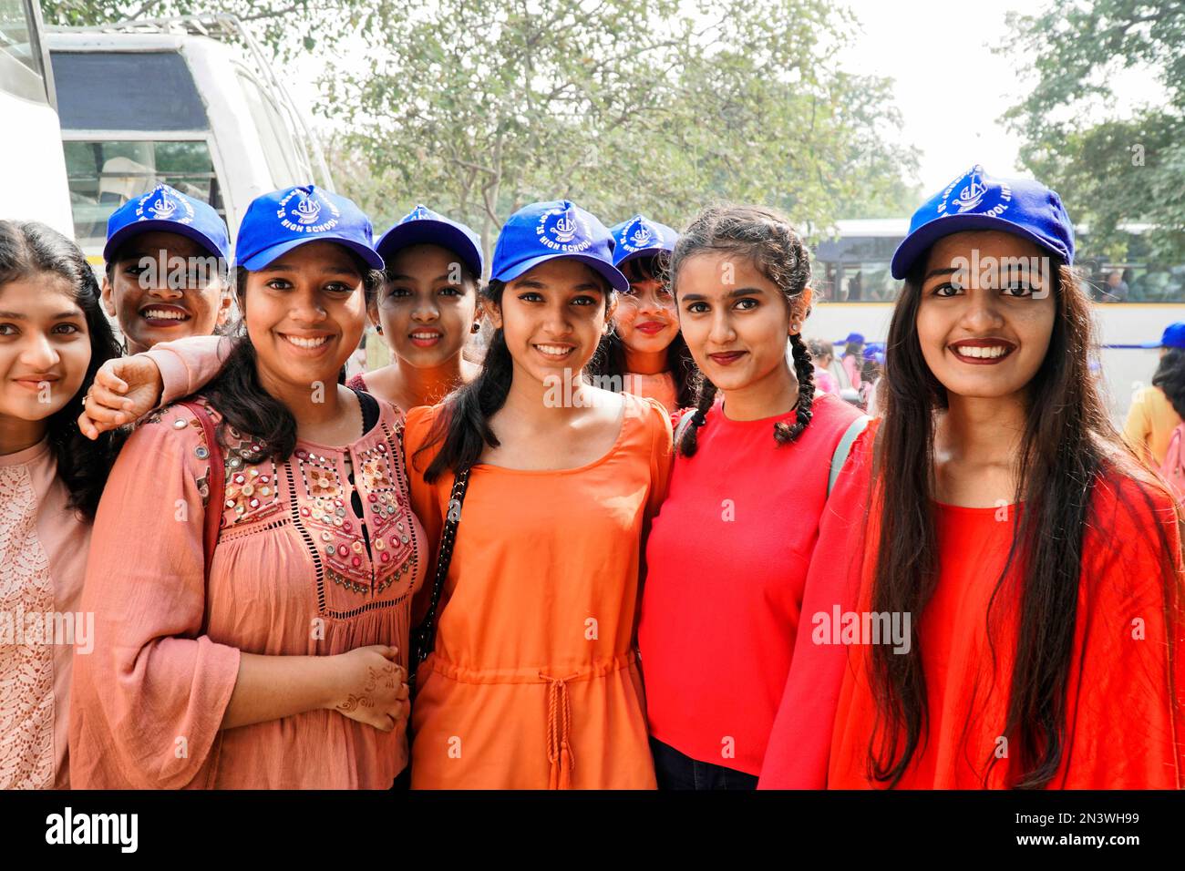 Cours d'école sur un voyage de terrain, près de Delhi, Rajasthan, Inde Banque D'Images