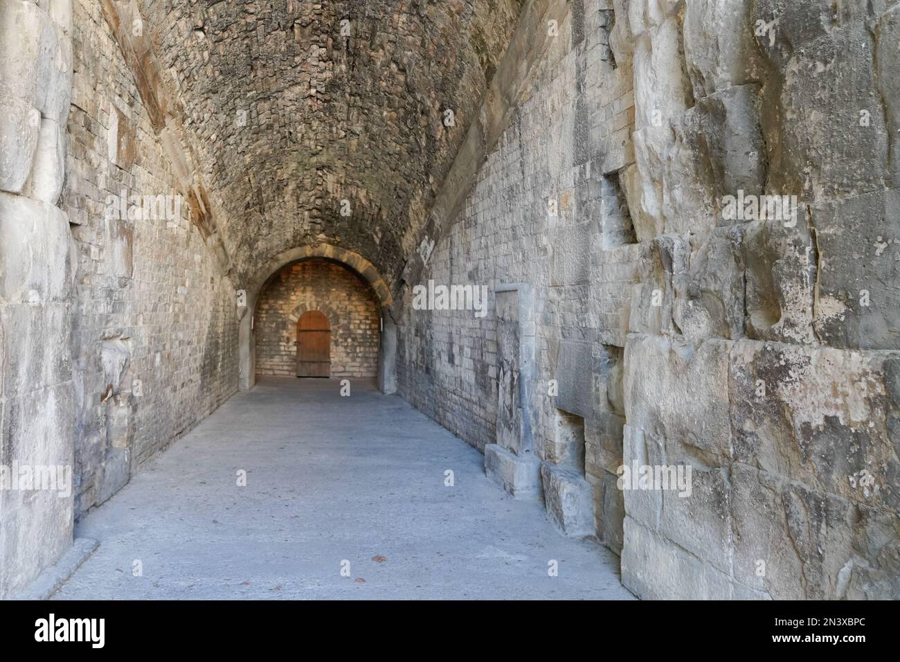 Passage intérieur de l'Arena de Nîmes ville théâtre France Banque D'Images