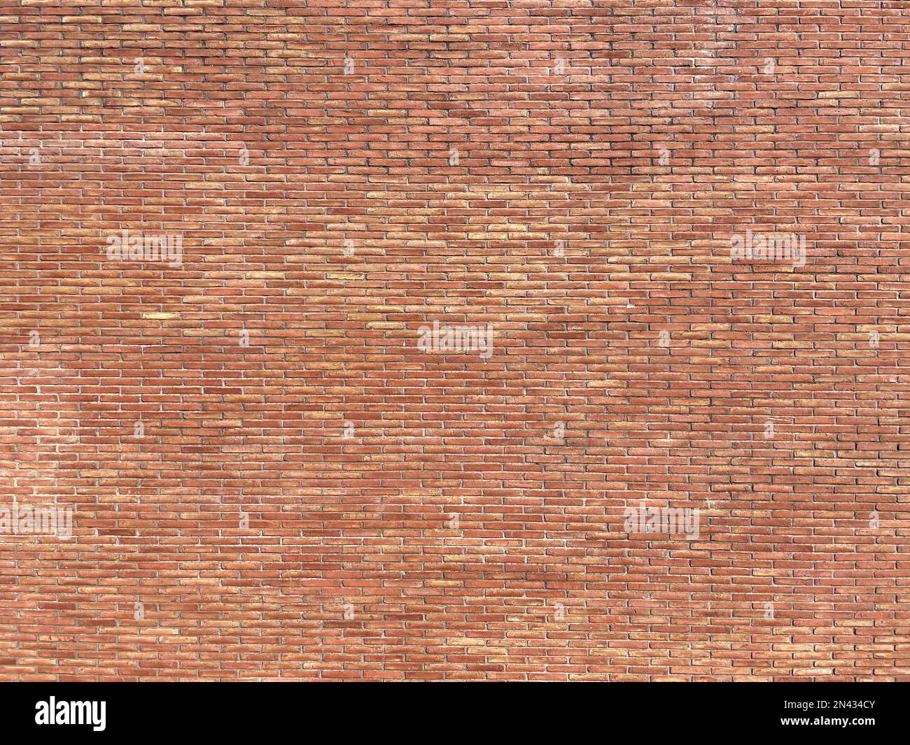 Mur avec briques de céramique solide exposées vieillies par le temps. brique pleine texture à grande échelle. Banque D'Images