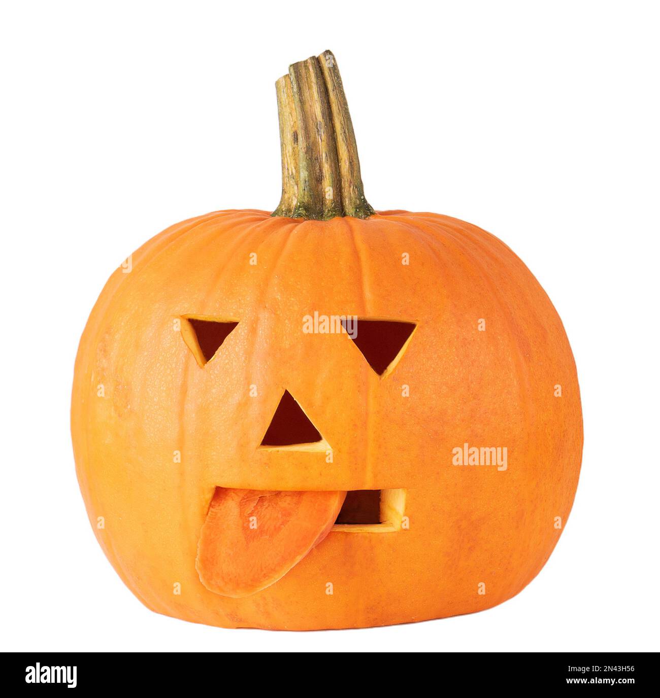 Accessoire d'Halloween citrouille vide sous forme d'isolat de visage sur fond blanc. Banque D'Images