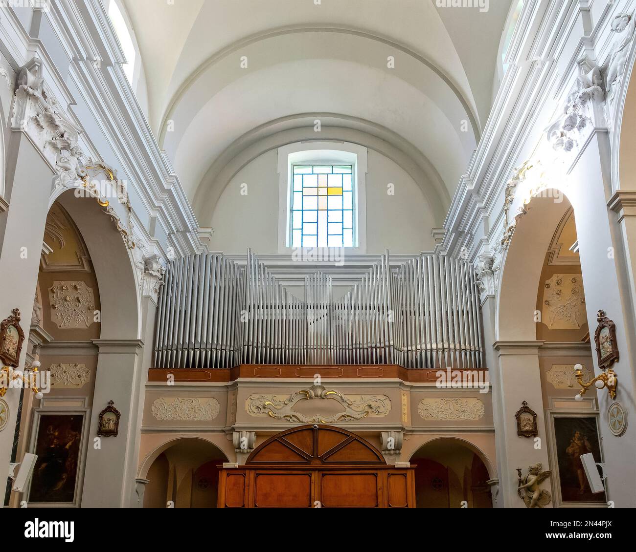 Intérieur de l'église de Sant'Antonio Abate, Pianella, Italie Banque D'Images