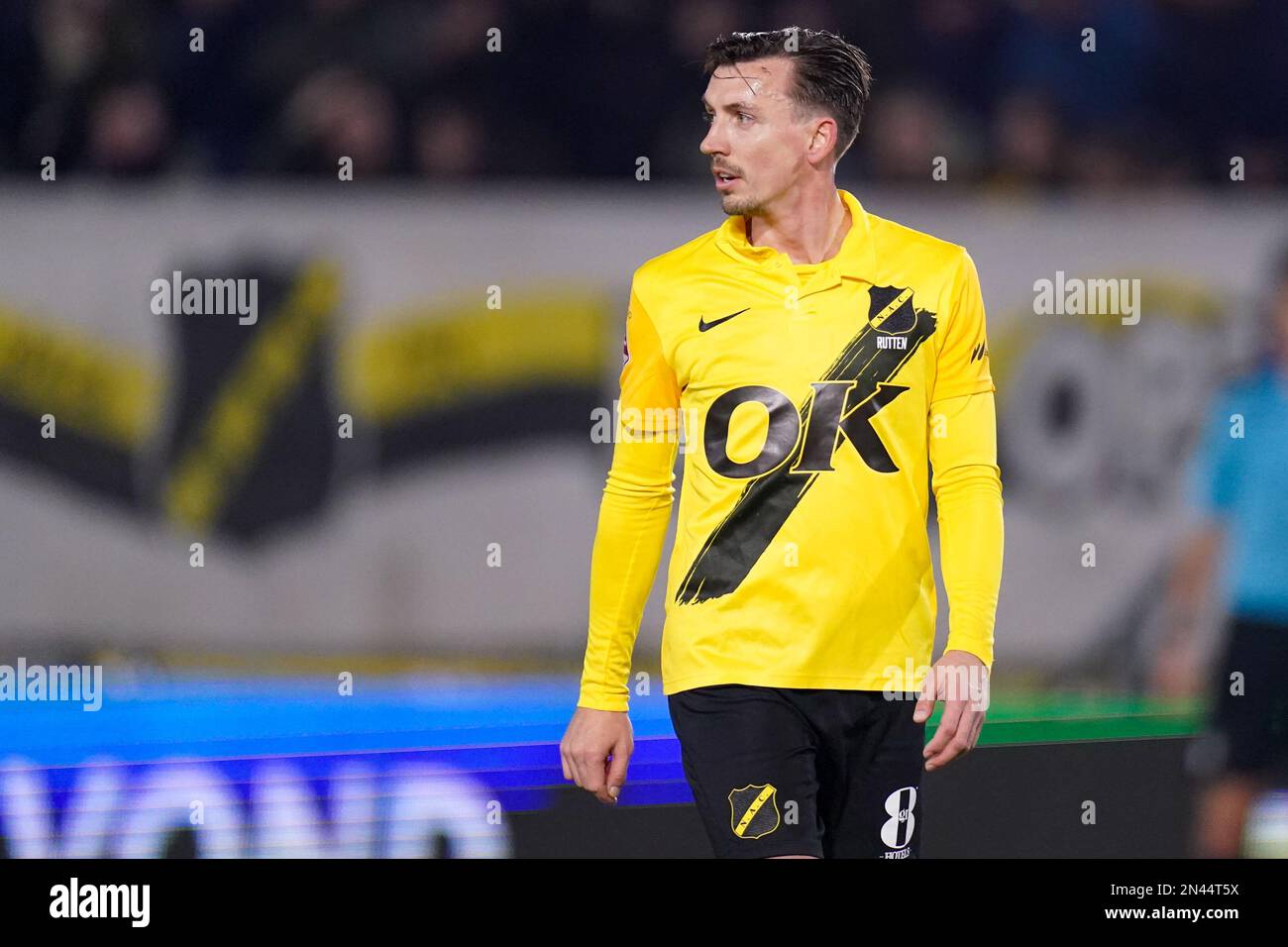 BREDA, PAYS-BAS - FÉVRIER 7: Moreno Rutten de NAC Breda regarde pendant ...