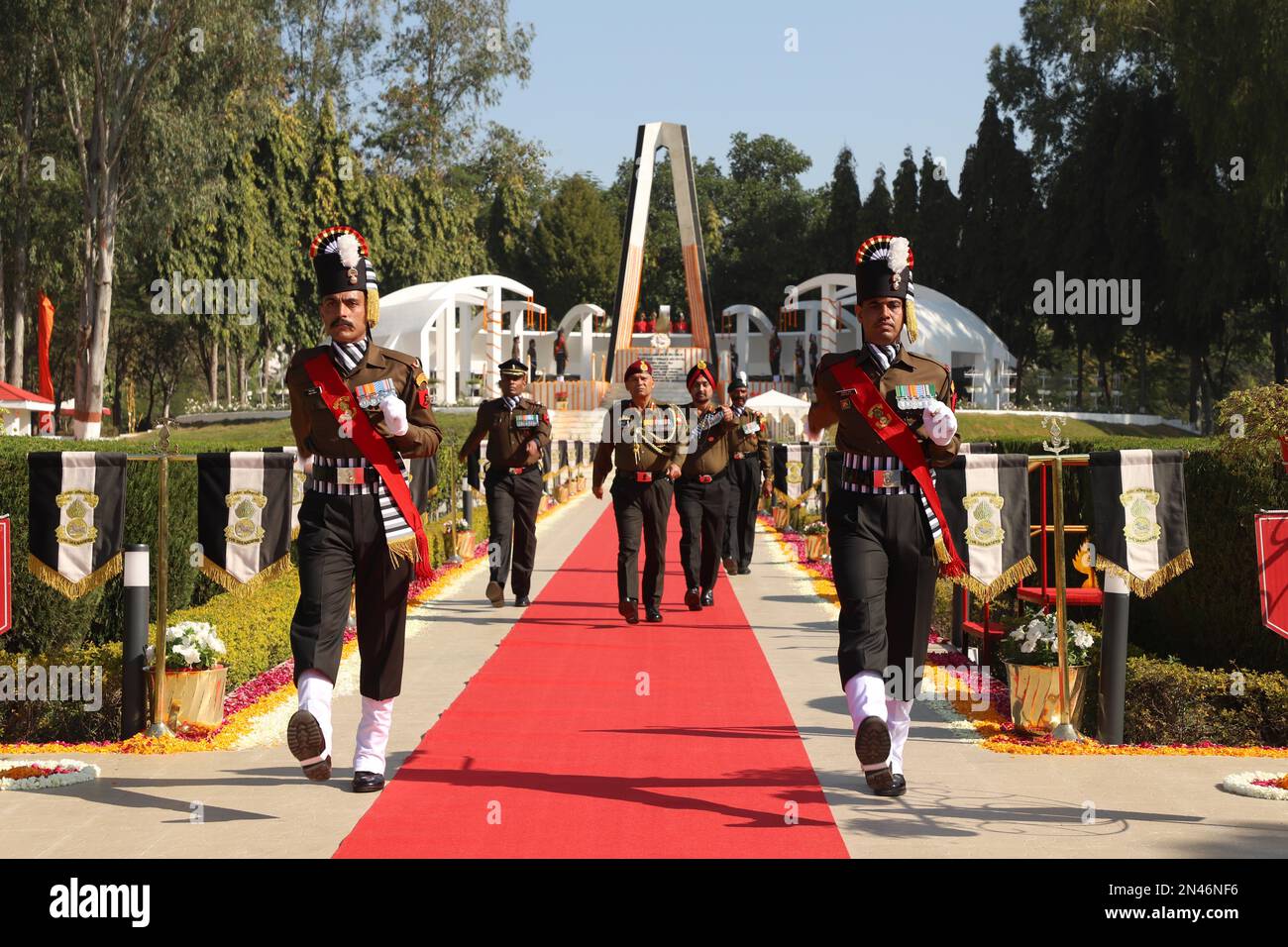 INDE, JABALPUR, 8th FÉVRIER : Lieutenant général Yogendra Dimri pendant le commandement central 'cérémonie d'investiture' -2023 à Jabalpur, mercredi 08 février 2023. Photo par - Uma Shankar Mishra Banque D'Images
