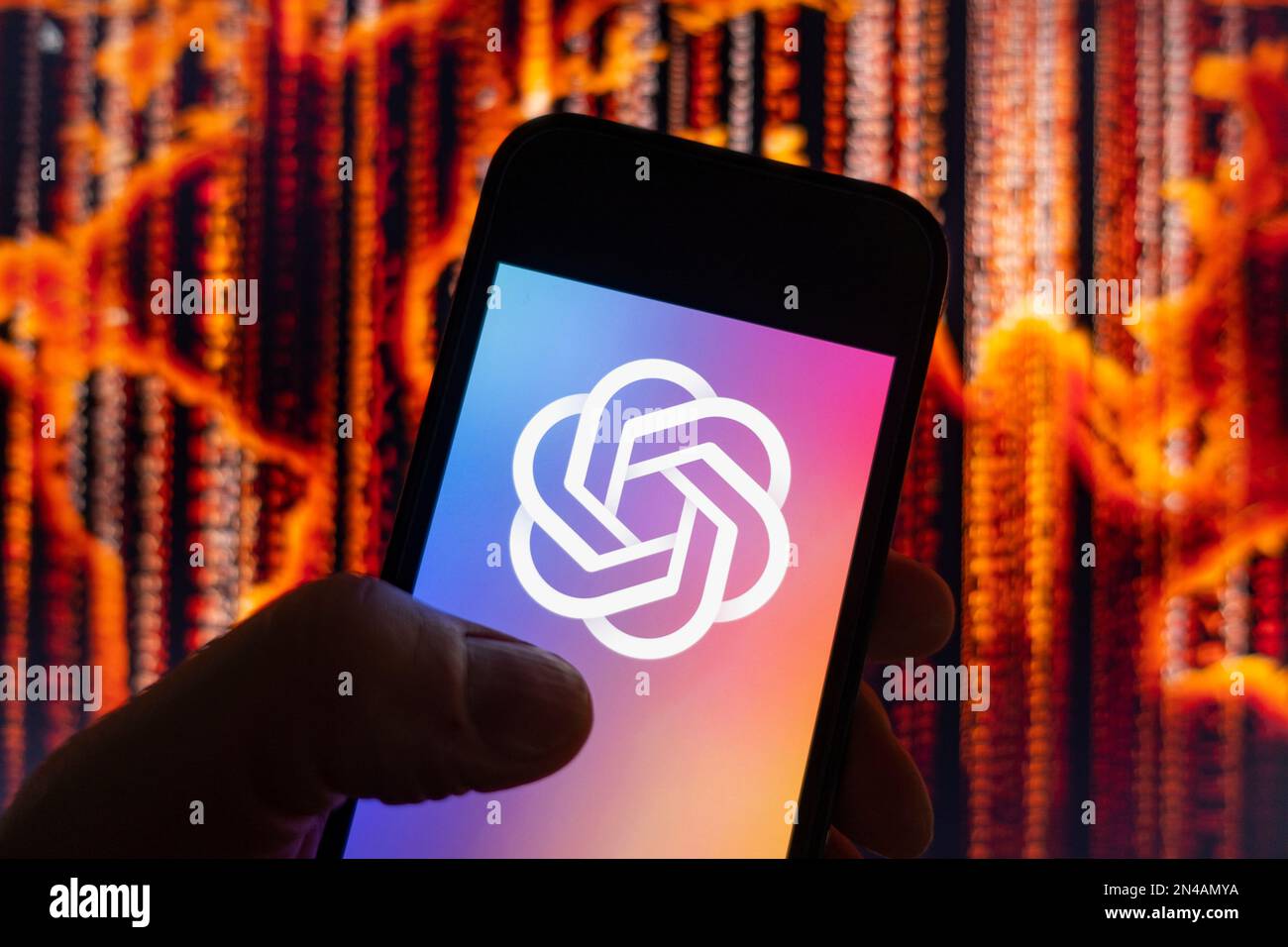 Image composite numérique du logo Chatbot OpenAI ChatGPT affiché sur le téléphone mobile Banque D'Images