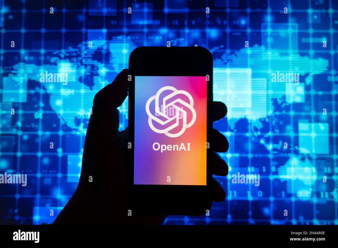 Image composite numérique du logo Chatbot OpenAI ChatGPT affiché sur le téléphone mobile Banque D'Images