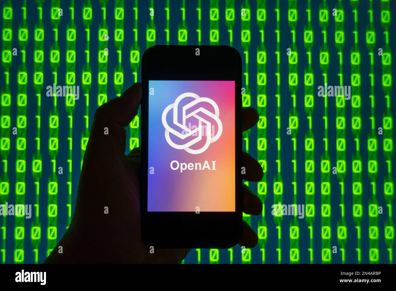 Image composite numérique du logo Chatbot OpenAI ChatGPT affiché sur le téléphone mobile Banque D'Images