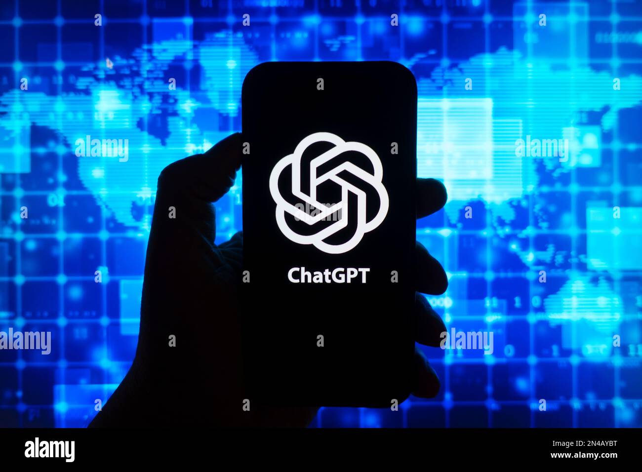 Image composite numérique du logo Chatbot OpenAI ChatGPT affiché sur le téléphone mobile Banque D'Images