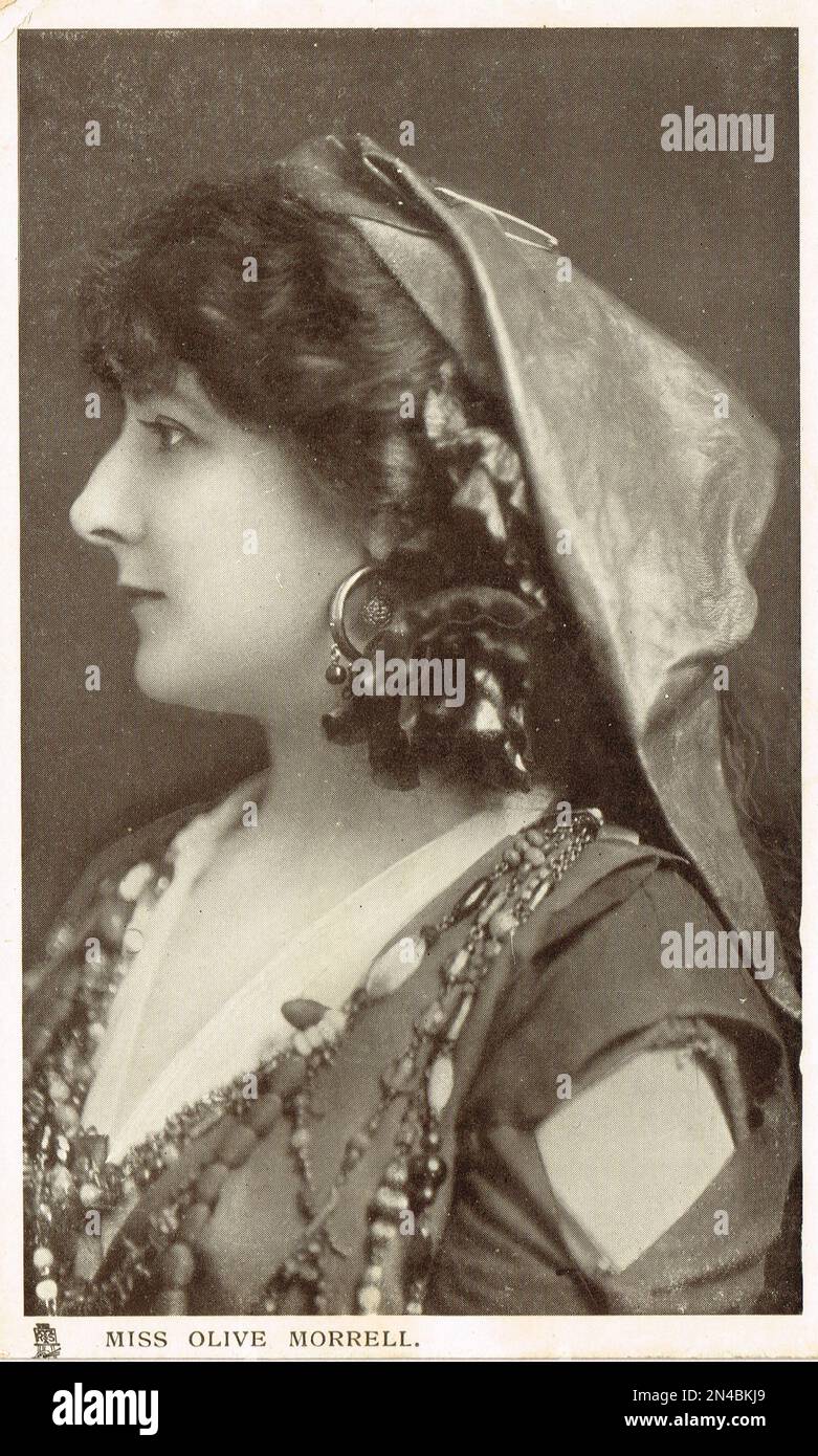 Olive Morrell. Actrice anglaise et Gaiety Girl mieux connue pour ses rôles dans les comédies musicales édouardiennes. Vers 1905 Banque D'Images