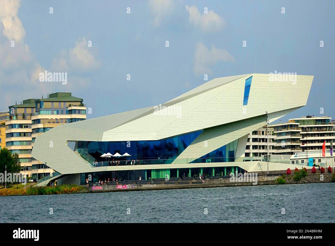 EYE film Institute buildingAmsterdam Hollande ville des pays-Bas de beaux bâtiments vélos canaux rues et ponts et la vie nocturne Banque D'Images