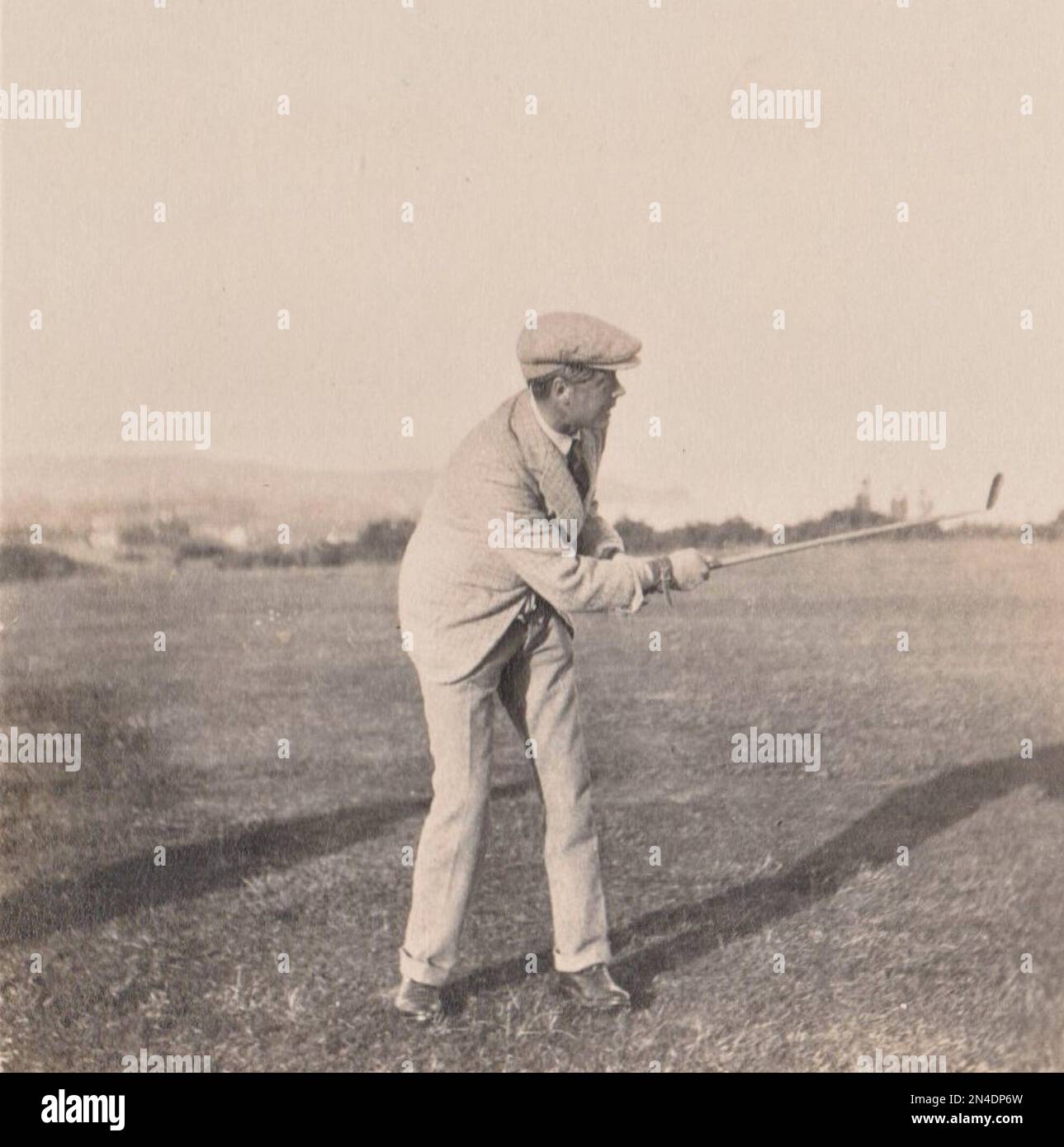 Le roi Edward VIII jouant au golf, 1921 Banque D'Images