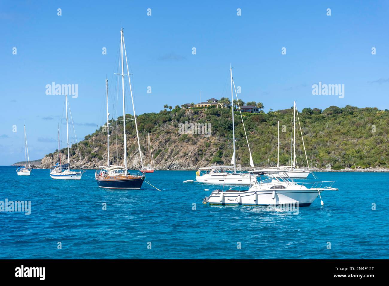 Yachts anchourés dans le port, ville espagnole, Virgin Gorda, les îles Vierges britanniques (BVI), Petites Antilles, Caraïbes Banque D'Images