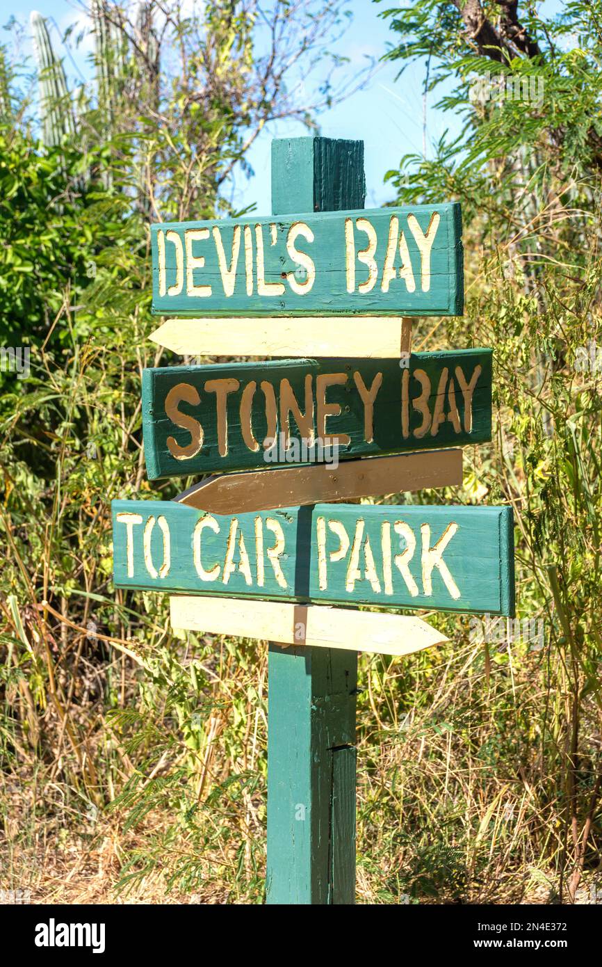 Panneau de plage sur la piste de marche au parc national de Baths, Virgin Gorda, les îles Vierges britanniques (BVI), Petites Antilles, Caraïbes Banque D'Images