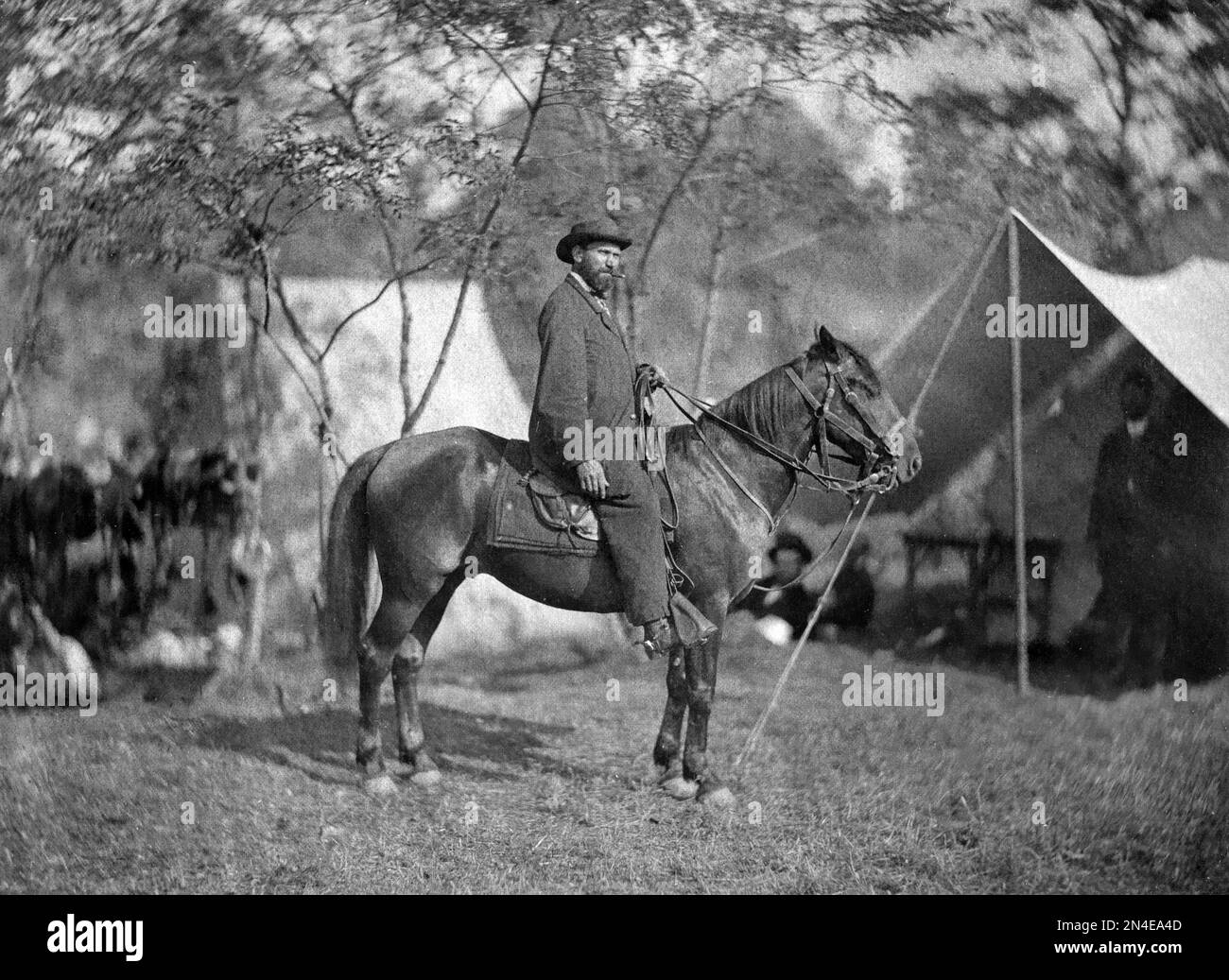 Allan Pinkerton. Portrait du détective écossais américain Allan J. Pinkerton (1819-1884) à cheval, Antietam, 1862 Banque D'Images
