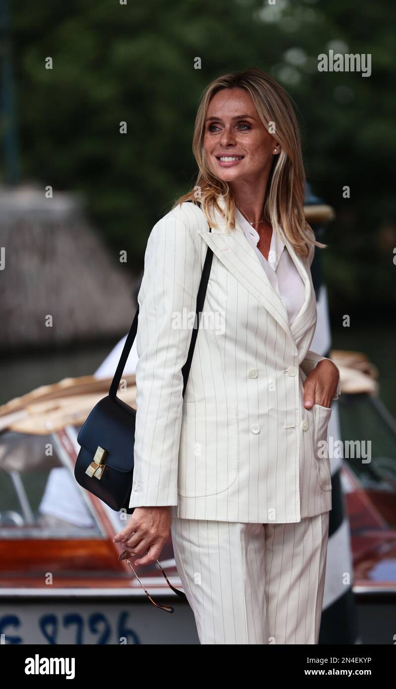 VENISE, ITALIE - 03 SEPTEMBRE : Serena Autieri arrive à l'Hôtel Excelsior lors du Festival international du film de Venise 79th sur 03 septembre 2022 Banque D'Images