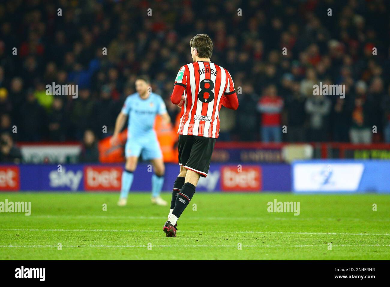 Bramall Lane, Sheffield, Angleterre - 7th février 2023 Sander Berge (8) de Sheffield United - pendant le match Sheffield United v Wrexham, Emirates FA Cup, 2022/23, Bramall Lane, Sheffield, Angleterre - 7th février 2023 crédit : Arthur Haigh/WhiteRosePhotos/Alay Live News Banque D'Images