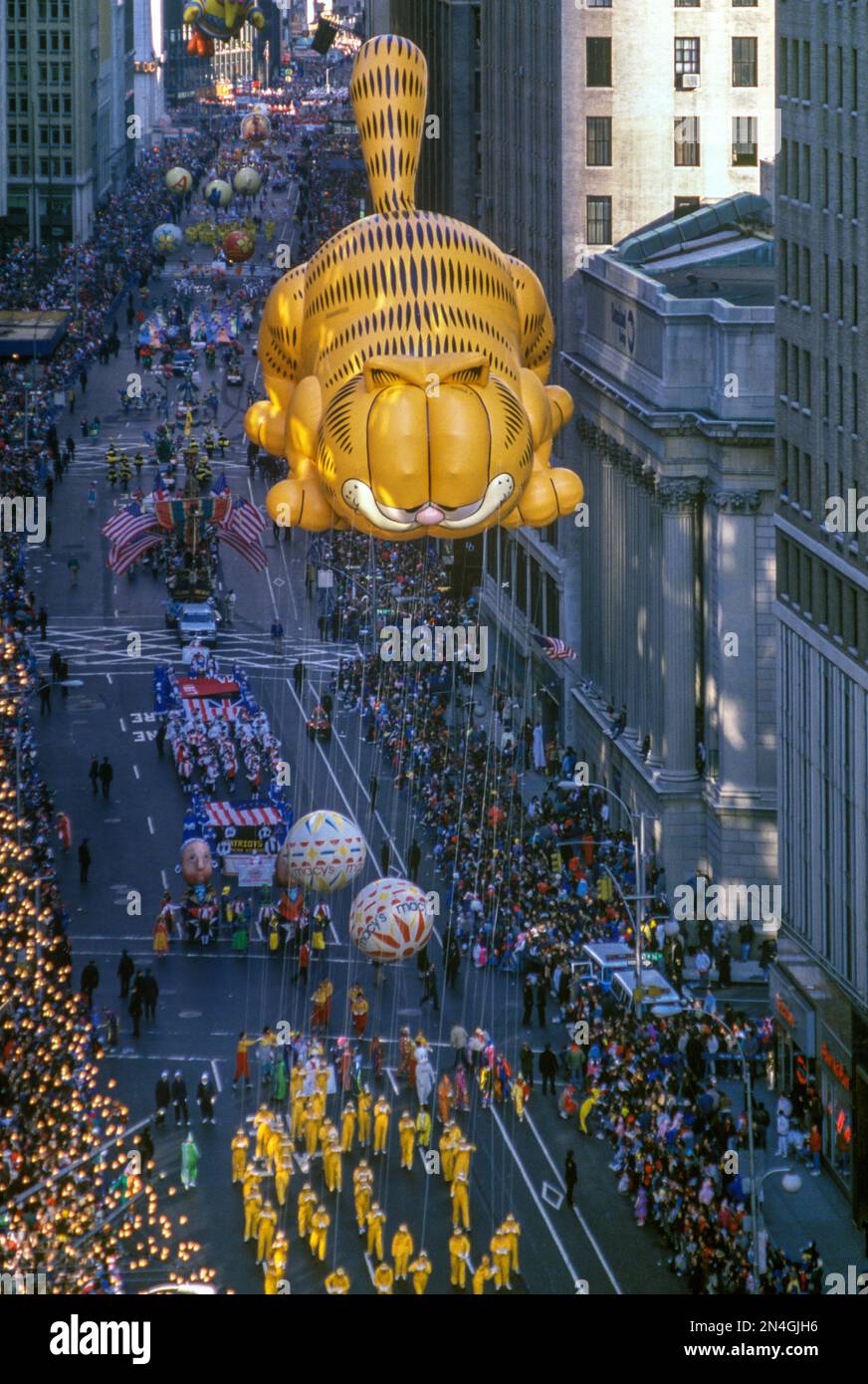 GARFIELD BALLOON MACYS THANKSGIVING DAY PARADE BROADWAY MANHATTAN NEW YORK CITY USA Banque D'Images