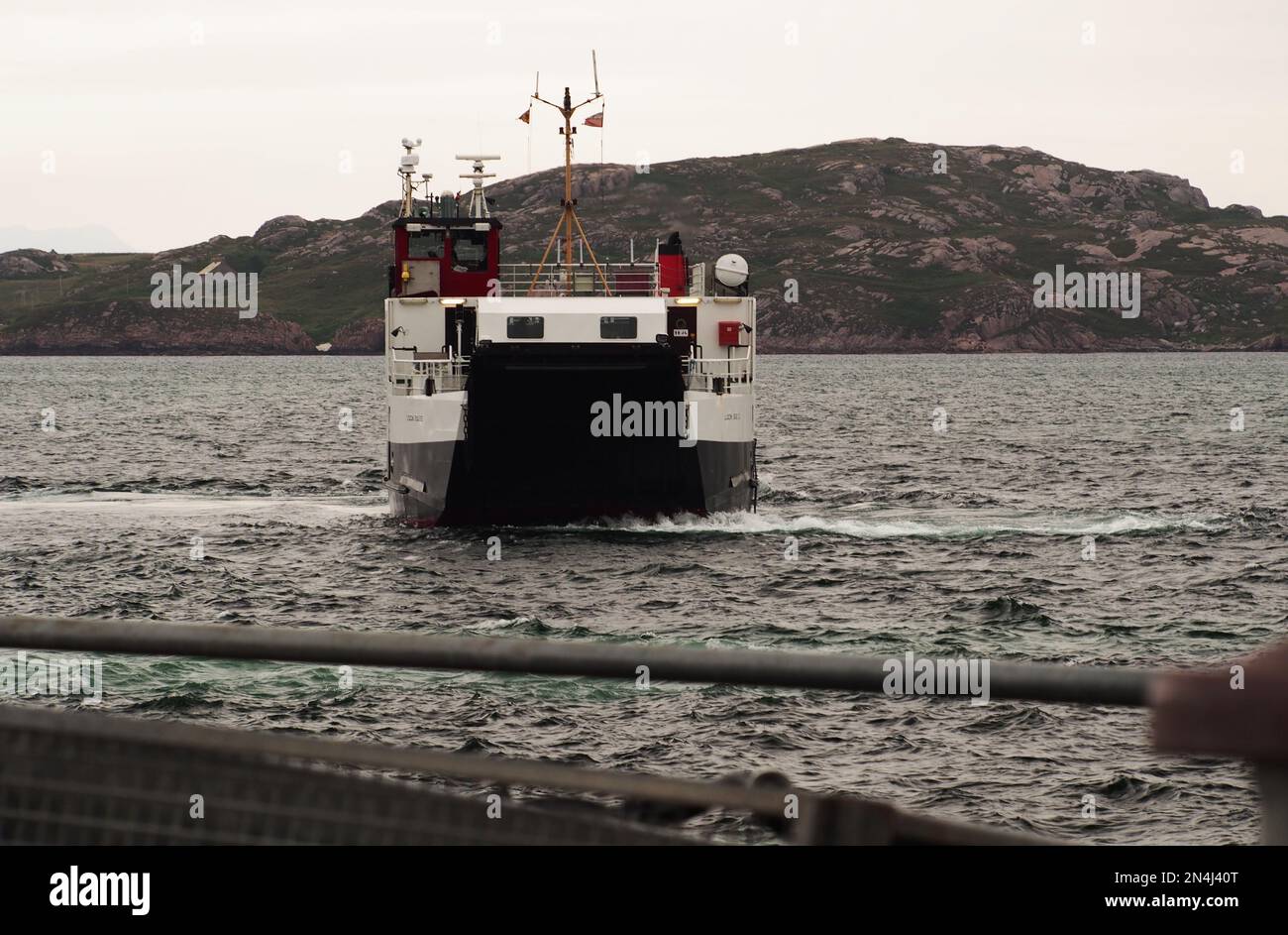 MV Loch Buie dans le détroit d'Iona entre Iona et Mull, Écosse Royaume-Uni Banque D'Images