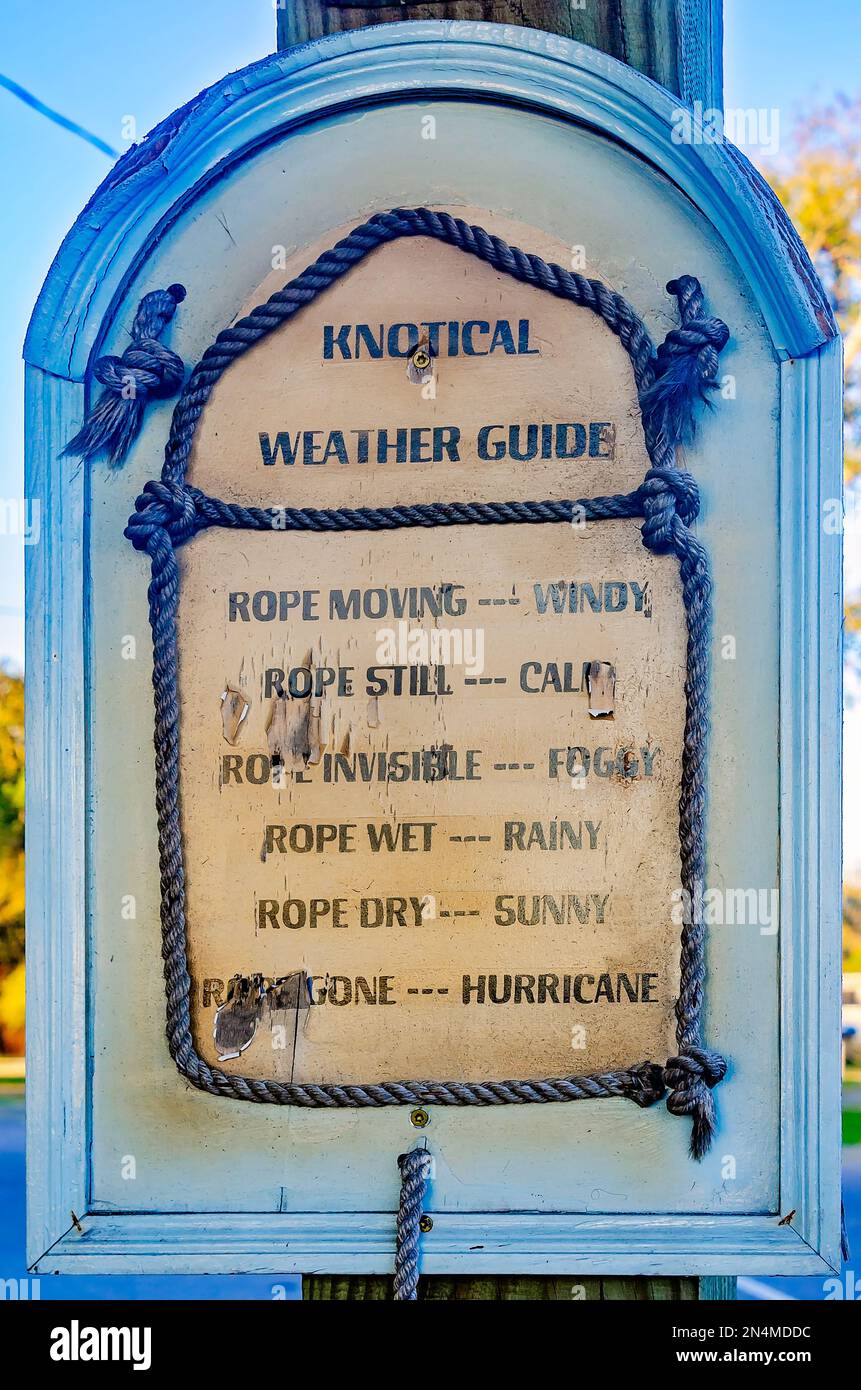 Un guide météorologique humoristique est affiché au port d'Ocean Springs, le 15 janvier 2023, à Ocean Springs, Mississippi. Banque D'Images