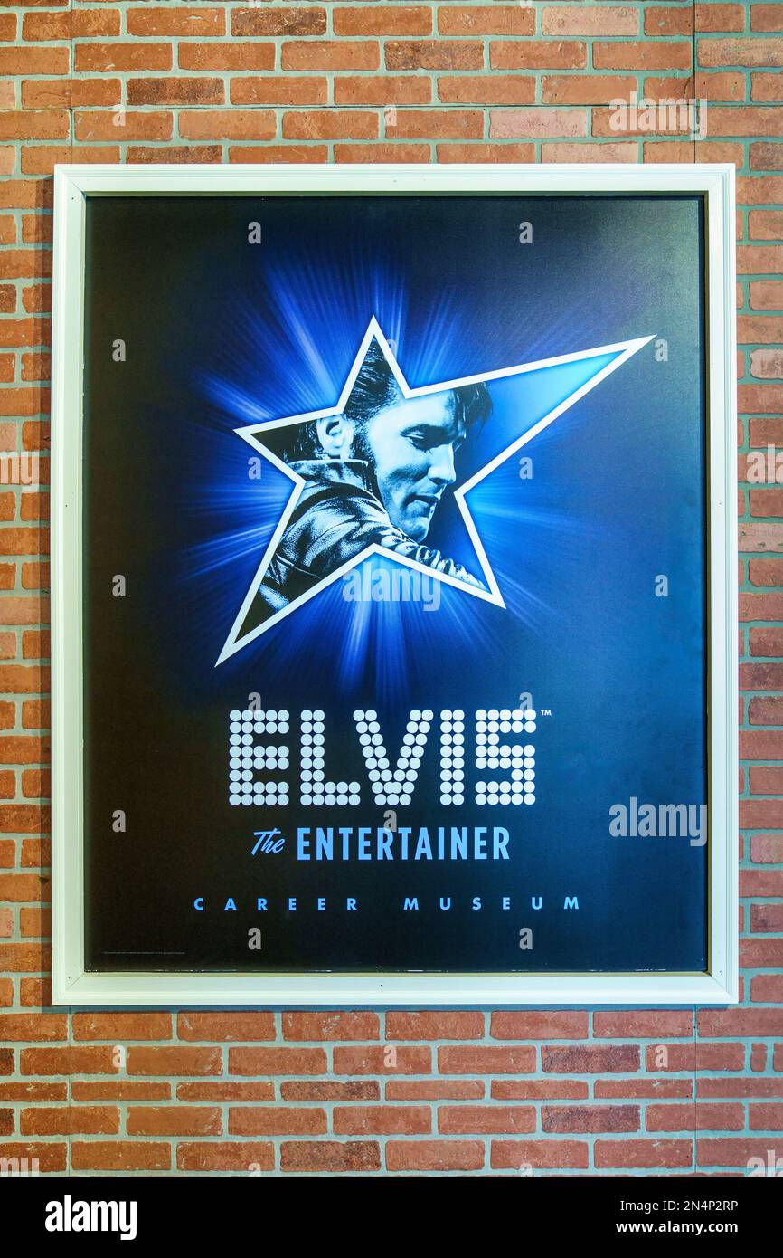 Panneau d'entrée à l'exposition Elvis The Entertainer au complexe de loisirs d'Elvis Presley à Graceland à Memphis, Tennessee. Banque D'Images Panneau d'entrée à l'exposition Elvis The Entertainer au complexe de loisirs d'Elvis Presley à Graceland à Memphis, Tennessee. Banque D'Images