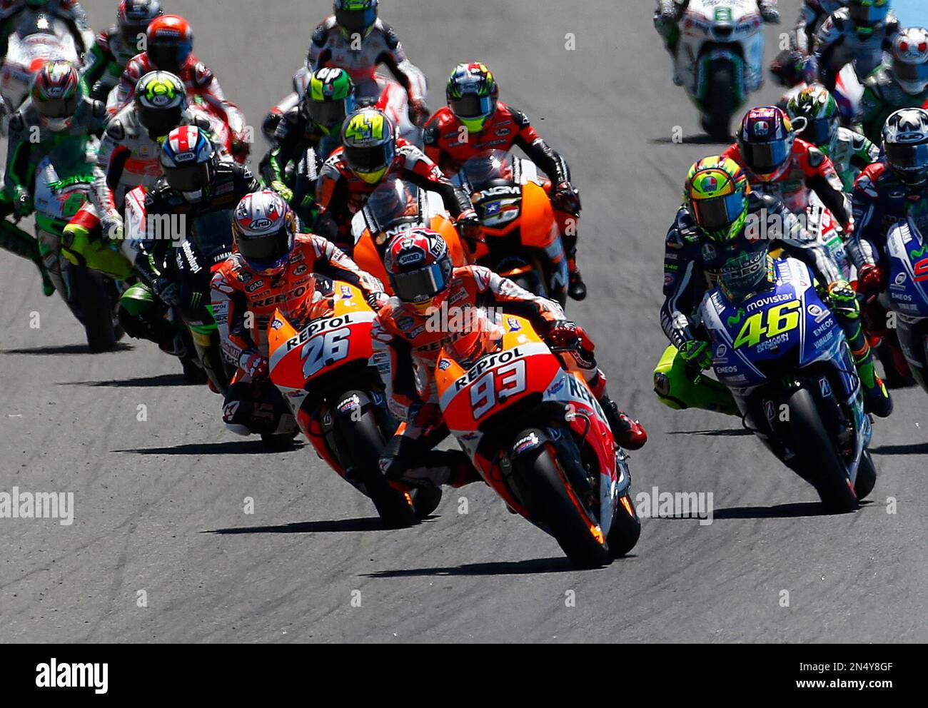 MotoGP raider Marc Marquez of Spain leads the race followed by other riders at the start of the Spain's Motorcycle Grand Prix at the Jerez race track on Sunday, May 4, 2014 in Jerez de la Frontera, southern Spain. (AP Photo/Miguel Angel Morenatti) Banque D'Images