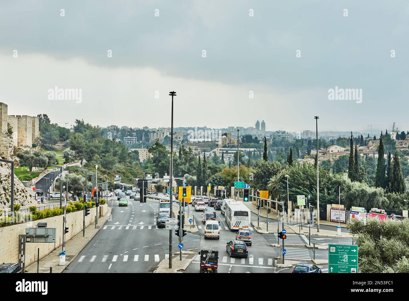 Jérusalem, Israël - 15 novembre 2022 : vue sur le district de Jérusalem de la Moche yéménite. Banque D'Images