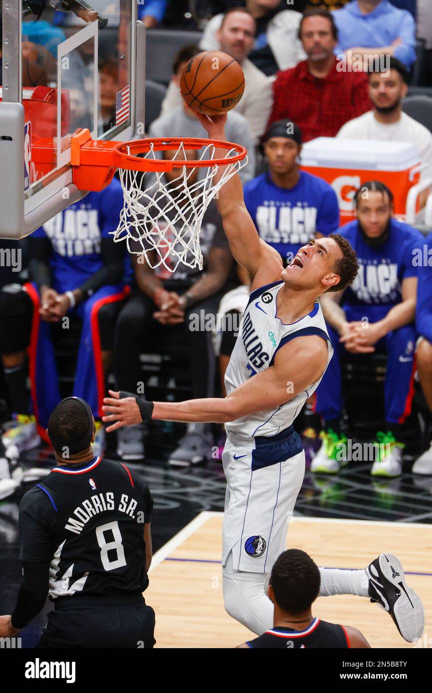 Los Angeles, États-Unis. 08th févr. 2023. Dwight Powell de Dallas Mavericks en action pendant le match de basket-ball NBA entre Clippers et Mavericks à Crypto.com Arena. Score final; Clippers 104:110 Mavericks. Crédit : SOPA Images Limited/Alamy Live News Banque D'Images