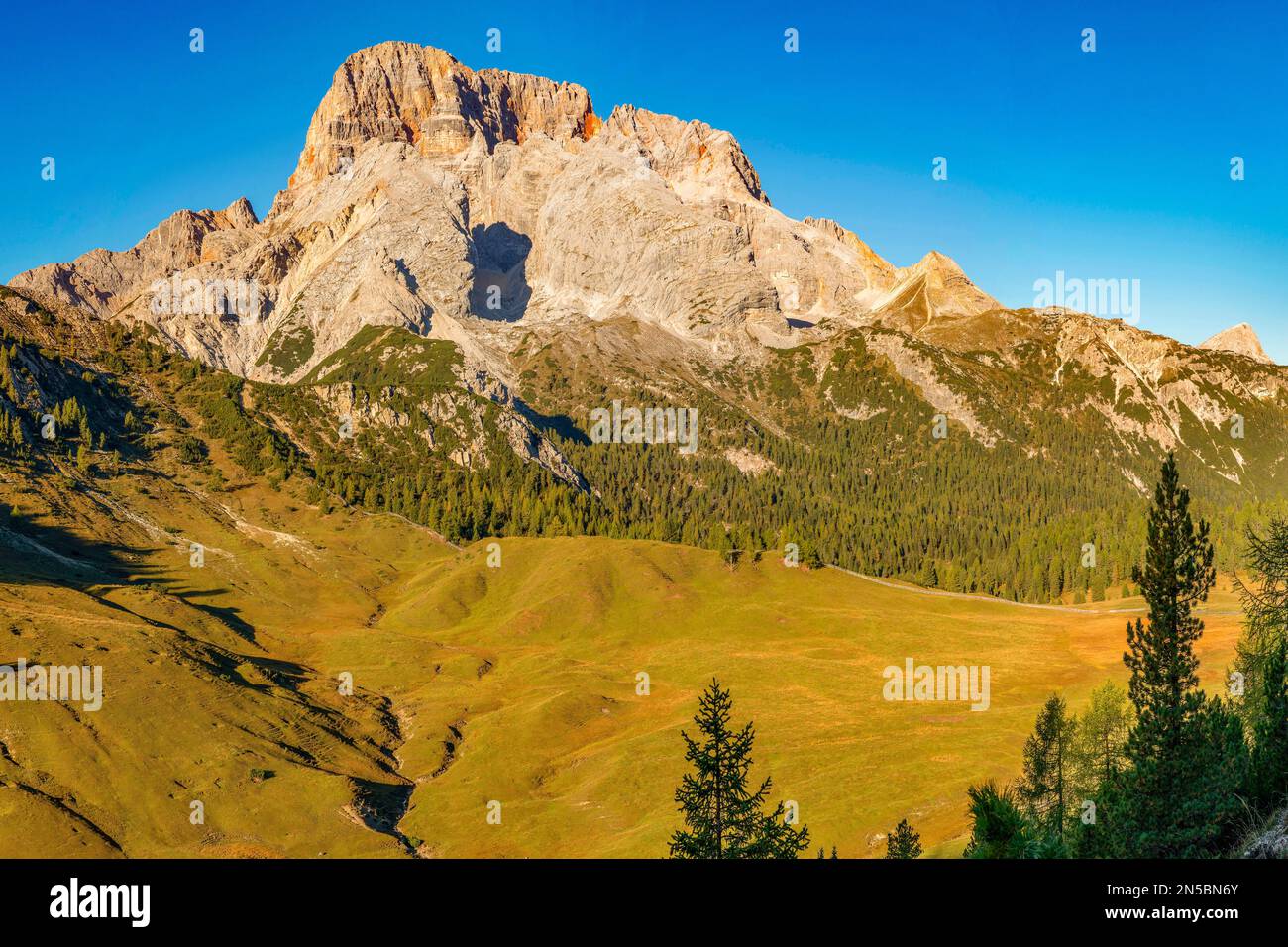 Vue de Prato Piazza à Hohe Gaisl, Italie, Tyrol du Sud, Dolomites Banque D'Images