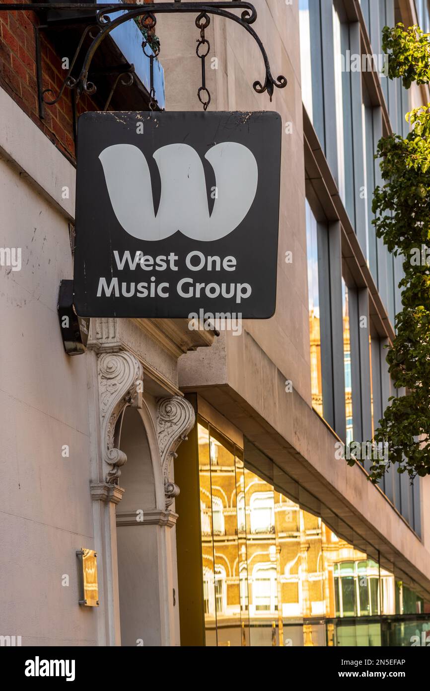 Siège social de West One Music Group Soho Londres - Siège social de West One Music Group au 28 Percy St, Londres. Le Groupe de musique de West One a été fondé en 2003. Banque D'Images