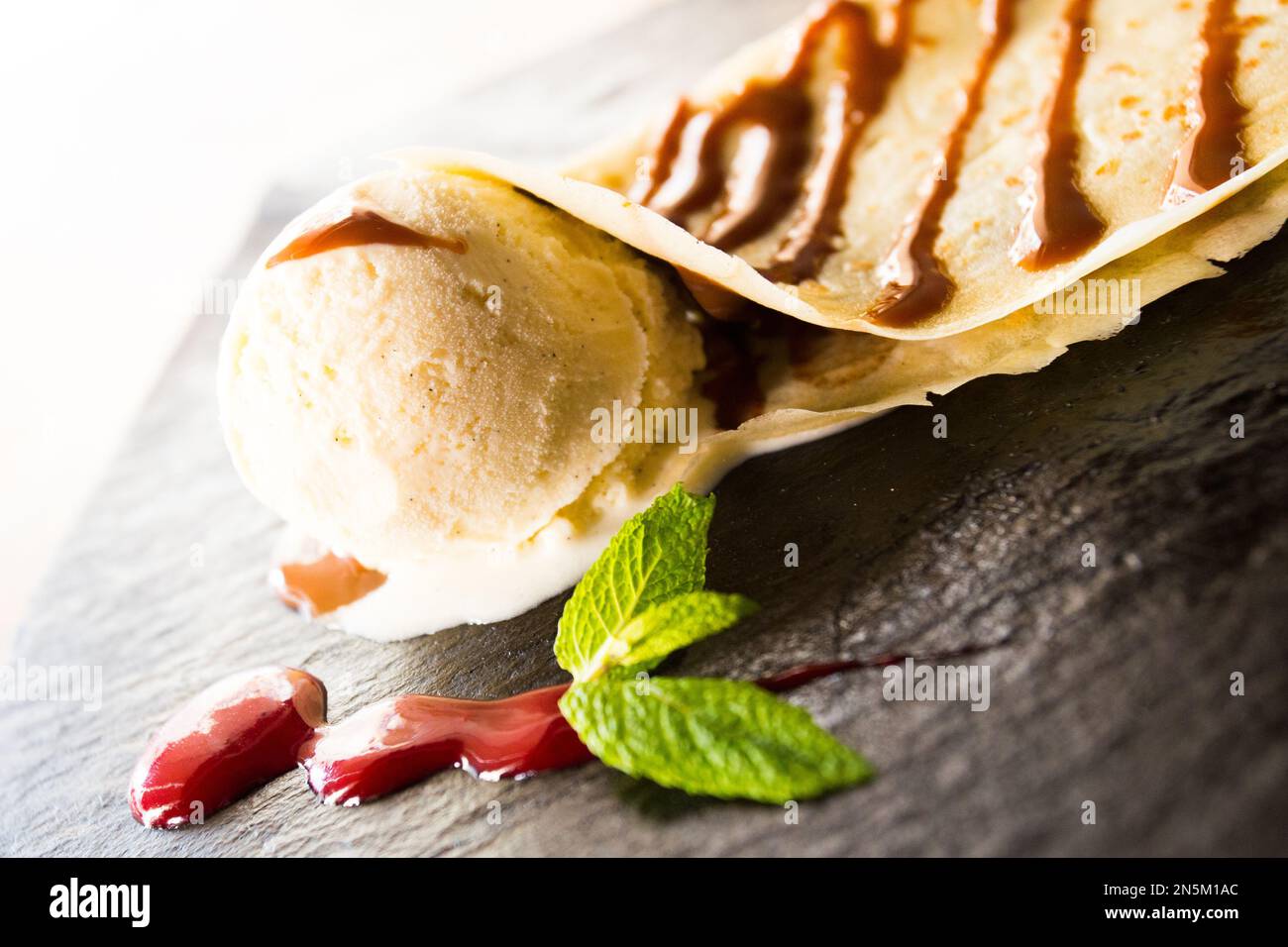 Crème glacée italienne artisanale aromatisée à la vanille Banque D'Images