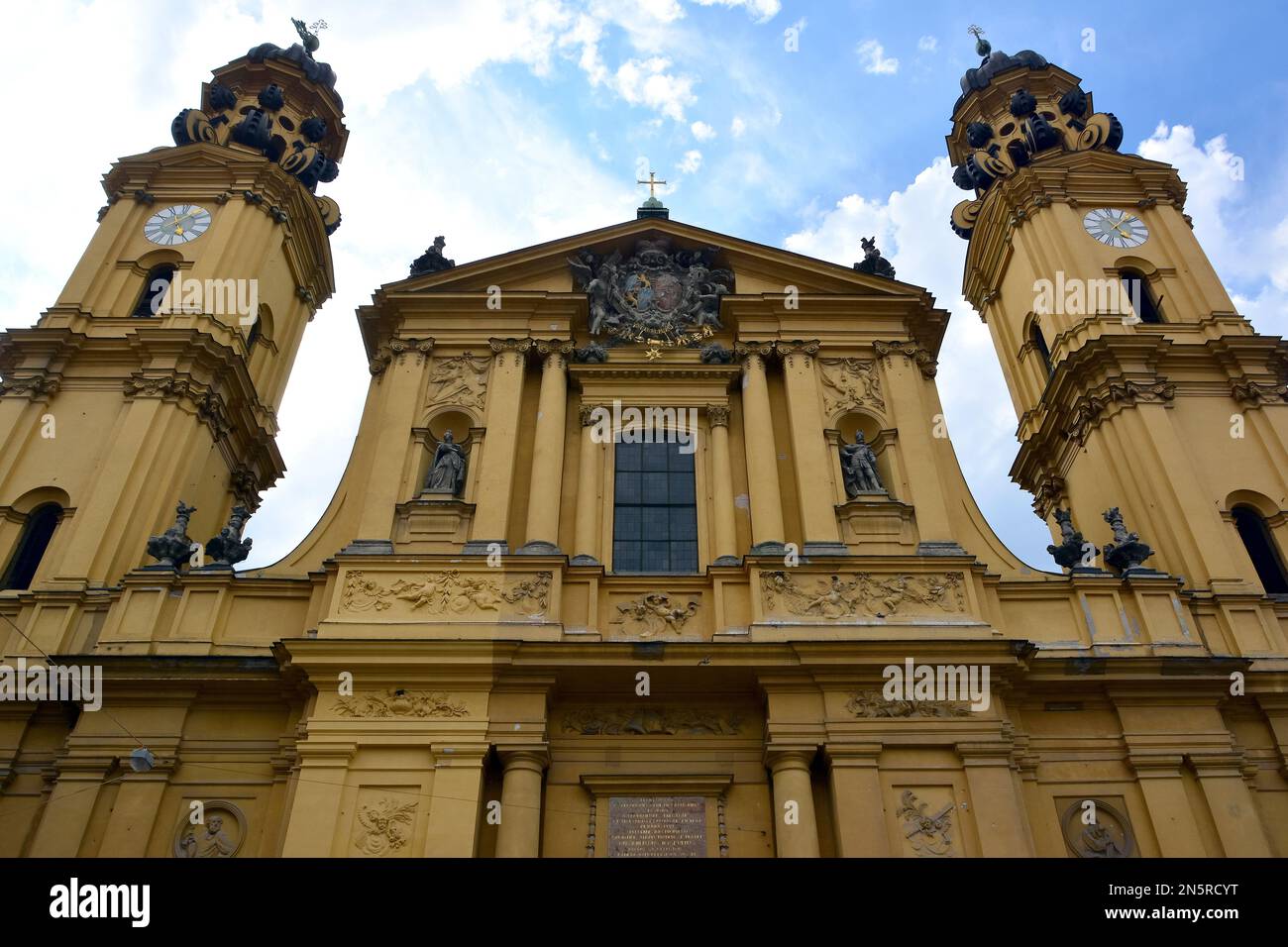 Rue Theatinerkirche Kajetan und Adelheid, Eglise théatine, Munich, München, Allemagne, Europe Banque D'Images