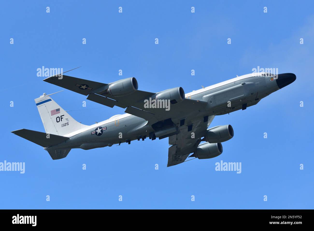 Tokyo, Japon - 06 octobre 2018 : Boeing RC-135W de la Force aérienne des États-Unis avion SIGINT (signaux de renseignement). Banque D'Images