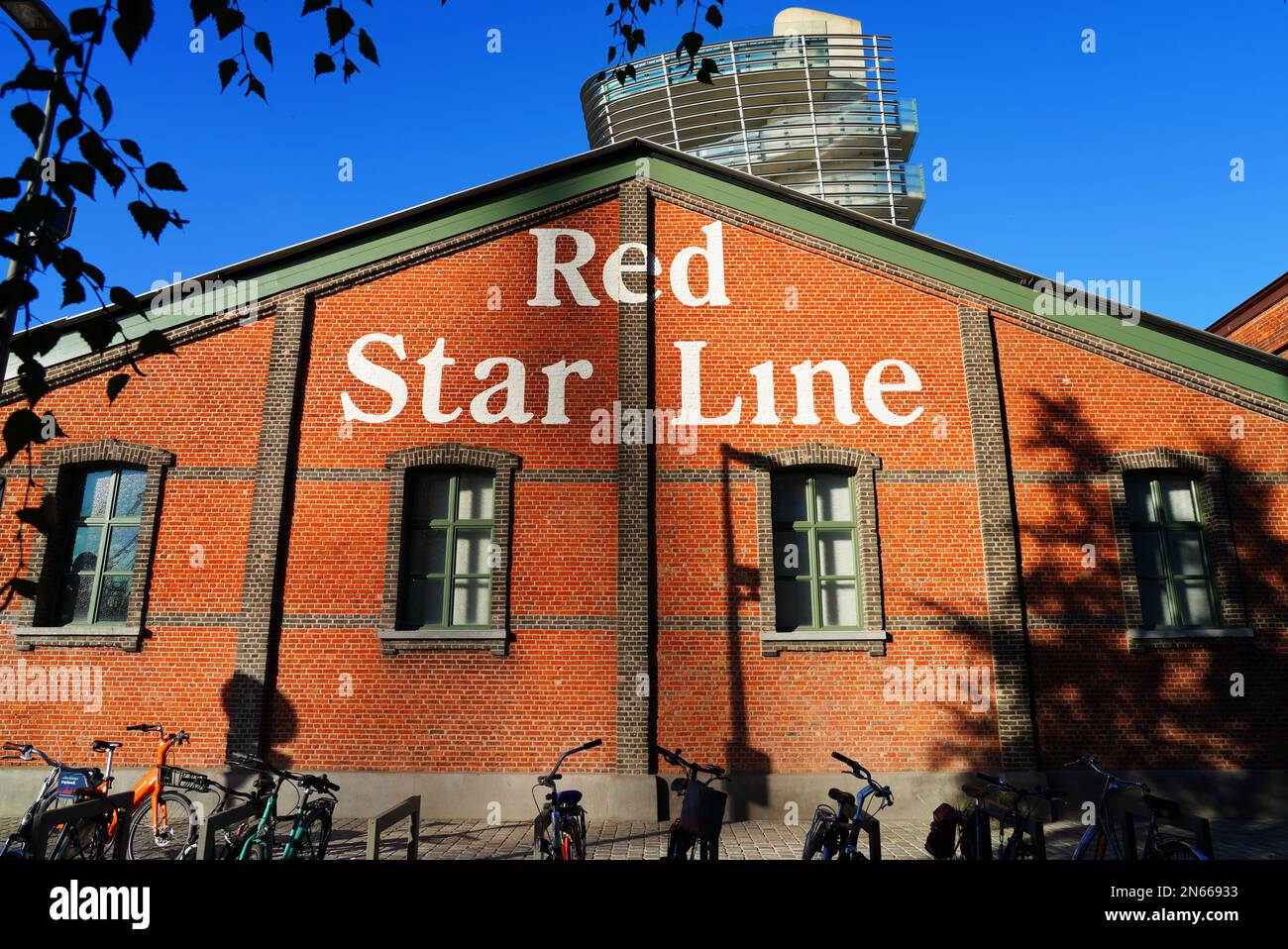 ANVERS, BELGIQUE –18 OCT 2022- vue sur le musée Red Star Line, un musée sur l'immigration européenne aux États-Unis situé le long de la rivière Sch Banque D'Images