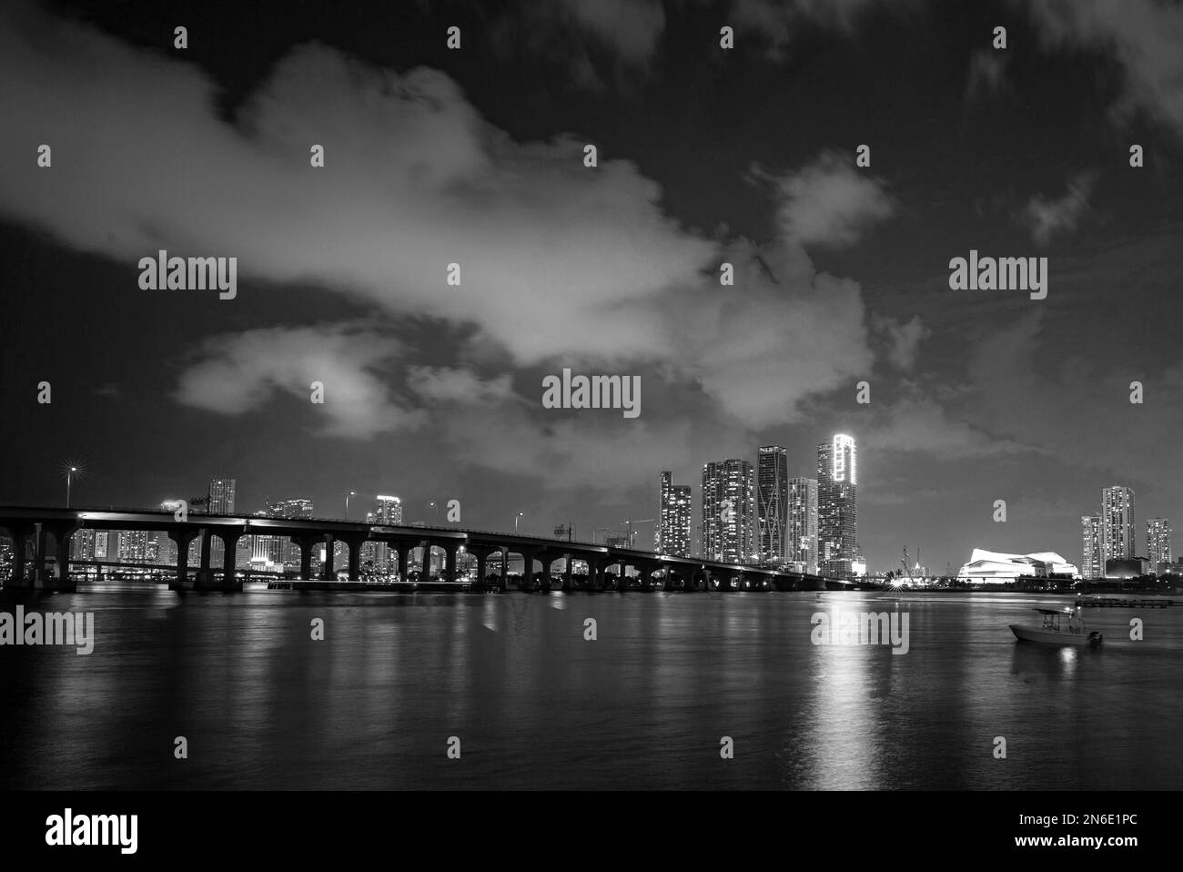 Gratte-ciel de Miami. Floride. Ville la nuit. USA centre-ville. Banque D'Images