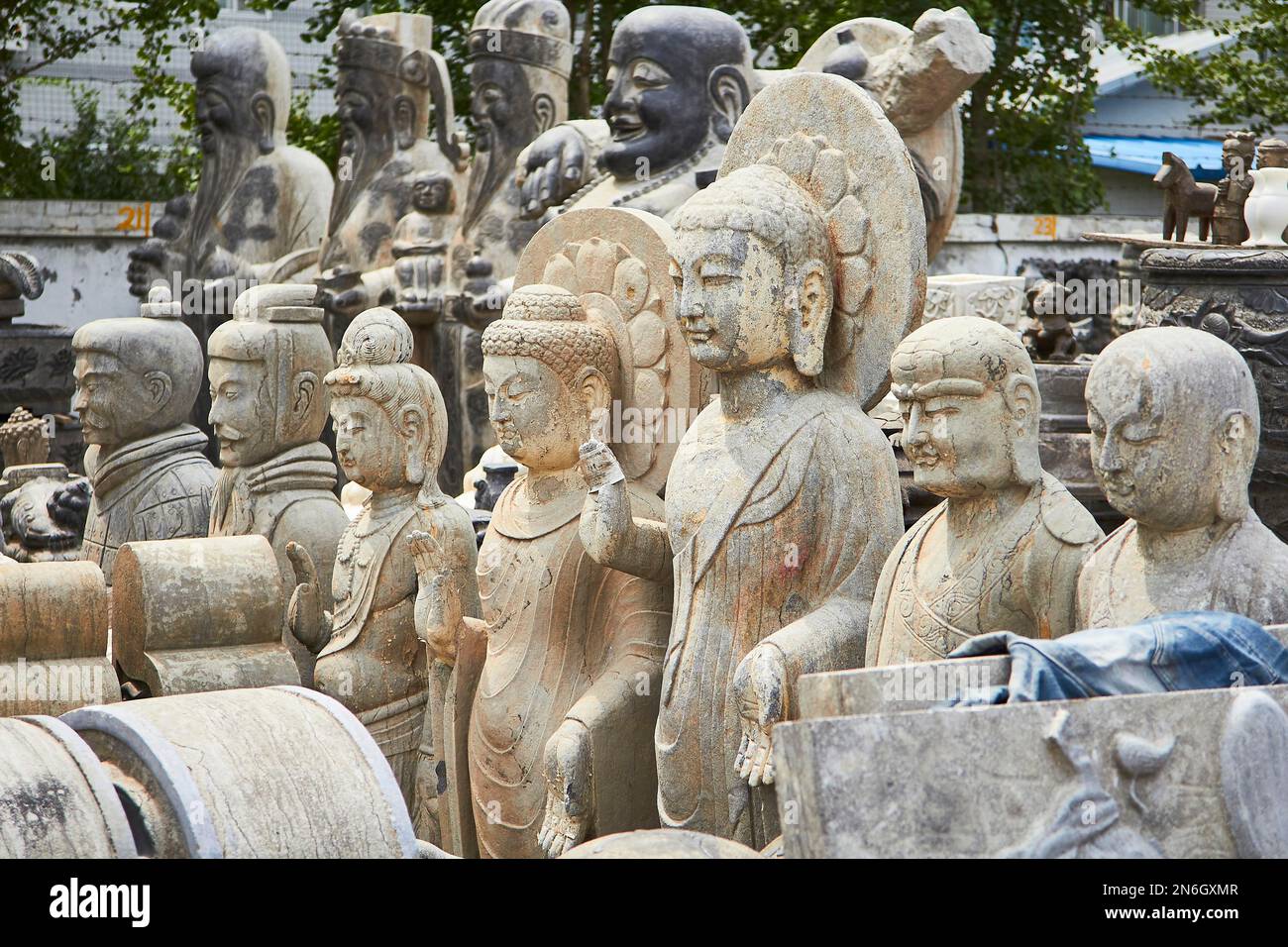 Commerce de sculptures en pierre, marché antique de Panjiayuan, Beijing, Chine Banque D'Images