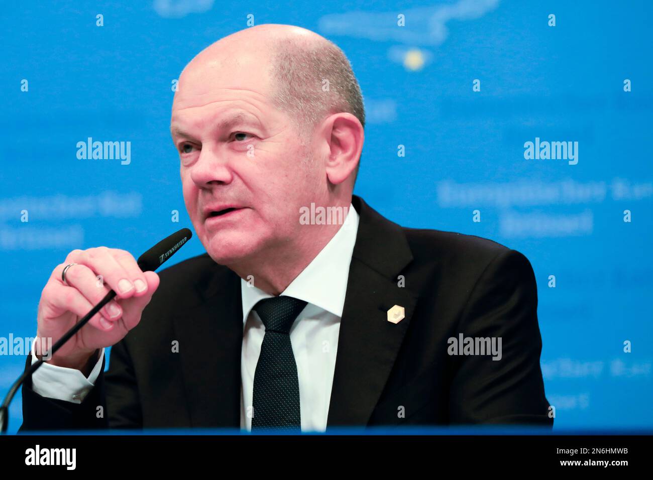 Belgique / Bruxelles / 10/02/2023, Nicolas Landemard / le Pictorium - Conférence de presse par OLAF Scholz - 10/2/2023 - Belgique / Bruxelles / Bruxelles - la chancelière allemande OLAF Scholz a tenu une conférence de presse après le sommet extraordinaire de l'UE dans la capitale belge. Banque D'Images
