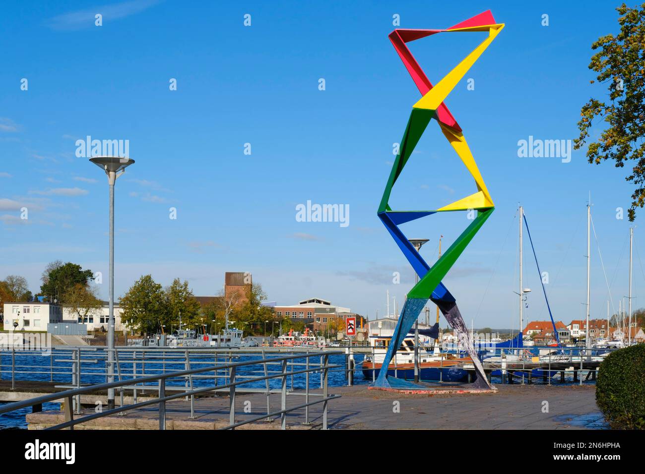 Sculpture en acier Helix par Joerg Plickat, art kilomètre, port, Neustadt in Holstein, Mer Baltique, Schleswig-Holstein, Allemagne Banque D'Images