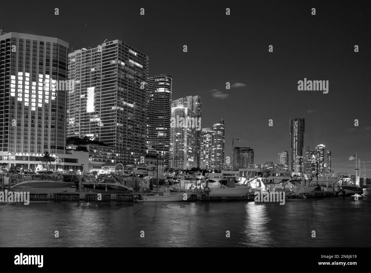 Ville de Miami en Floride.Gratte-ciel la nuit.ÉTATS-UNIS. Banque D'Images