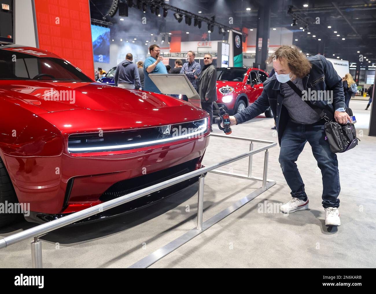 Chicago, États-Unis. 9th févr. 2023. Un véhicule Dodge Charger Daytona SRT est exposé pendant la présentation médiatique du Chicago Auto Show à Chicago, aux États-Unis, le 9 février 2023. Plus de 20 fabricants assisteront au salon. Crédit: Joel Lerner/Xinhua/Alay Live News Banque D'Images