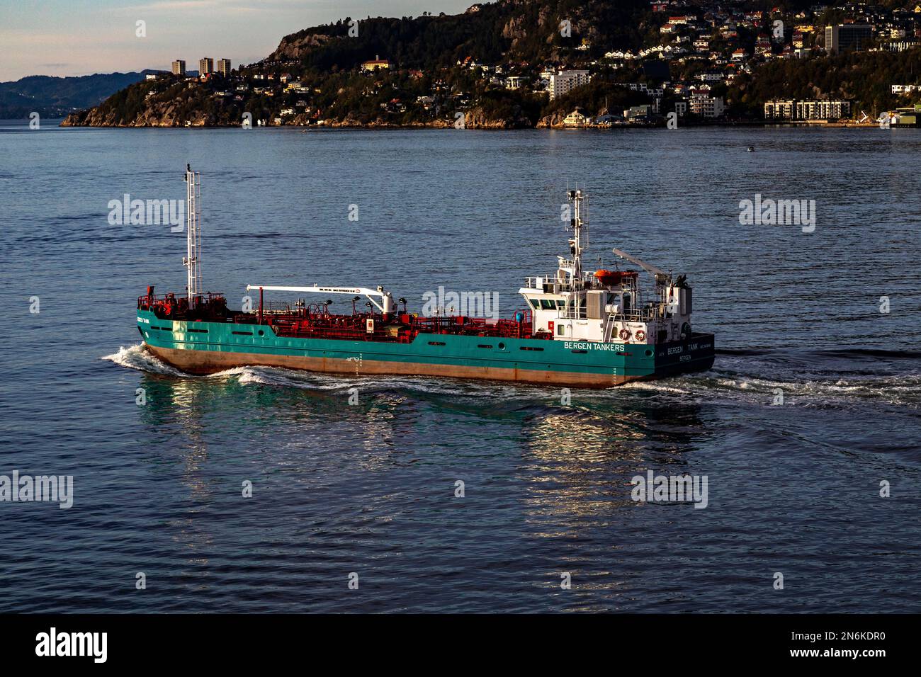 Bunkering Tanker Bergen Tank à Byfjorden en dehors de Bergen, Norvège. Banque D'Images