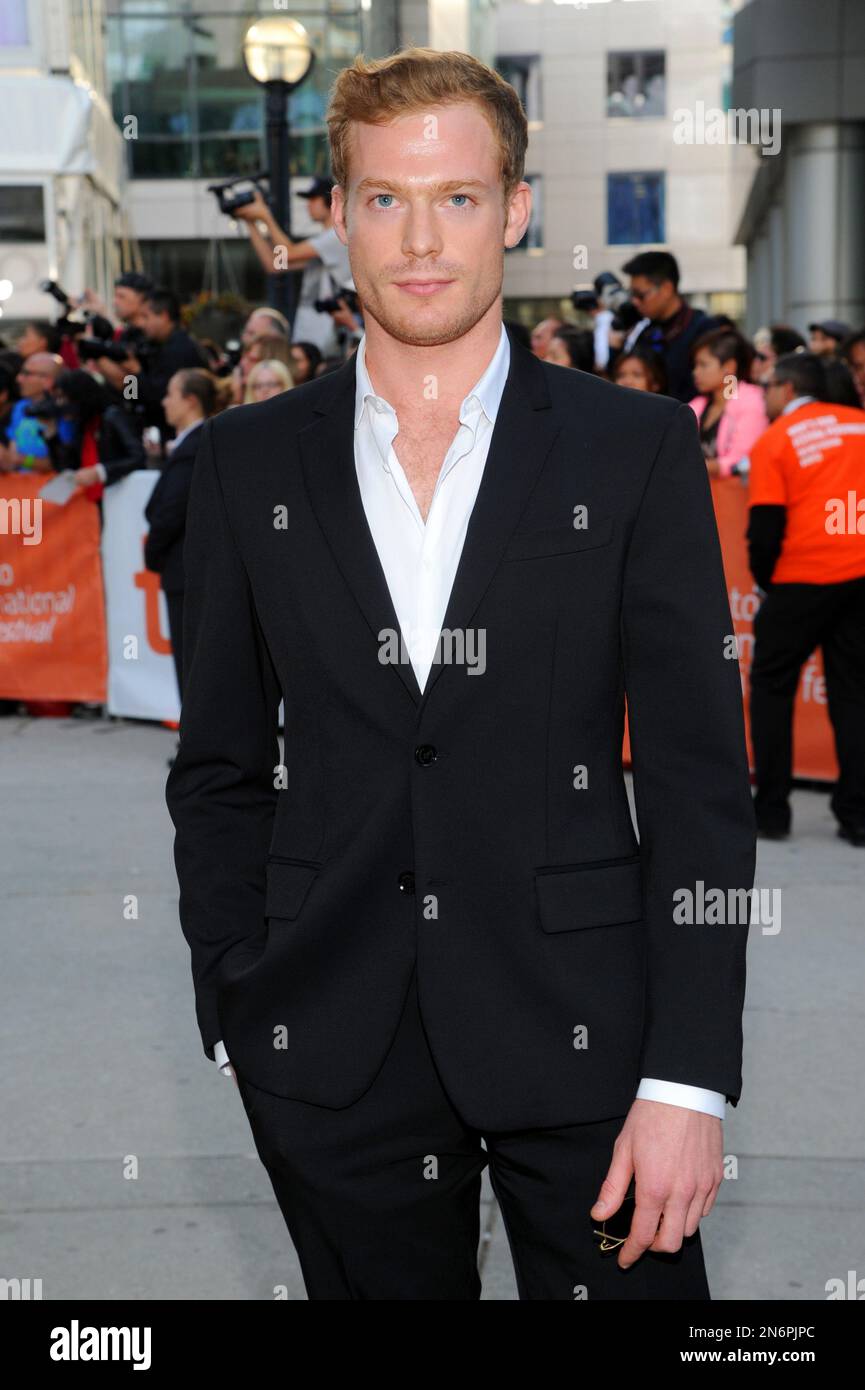 Sam Reid arrives at the premiere for "The Railway Man" on day 2 of the Toronto International Film Festival at Roy Thomson Hall on Friday, Sept. 6, 2013, in Toronto. (Photo by Evan Agostini/Invision/AP) Banque D'Images